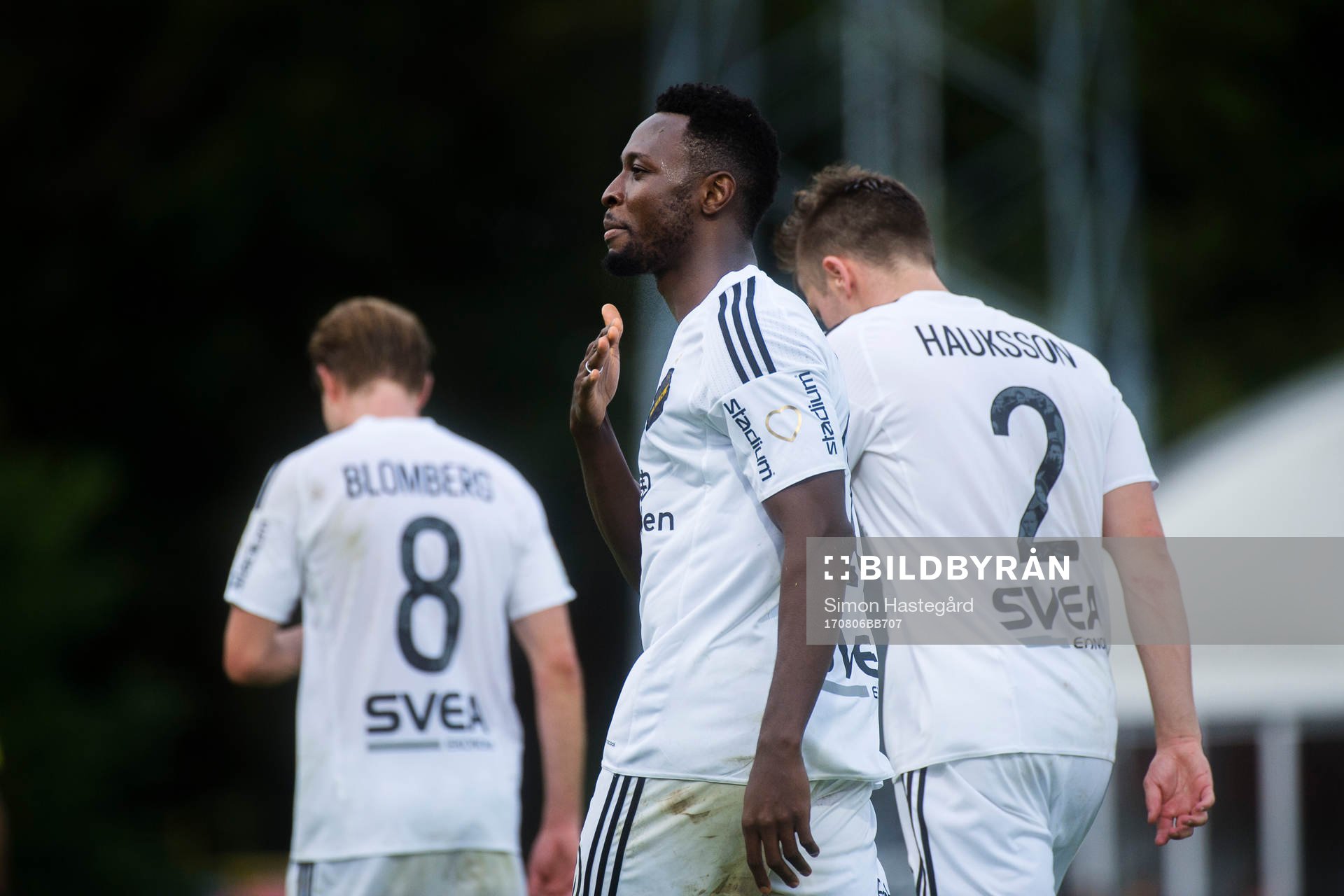 s Chinedu Ogbuke Obasi jublar