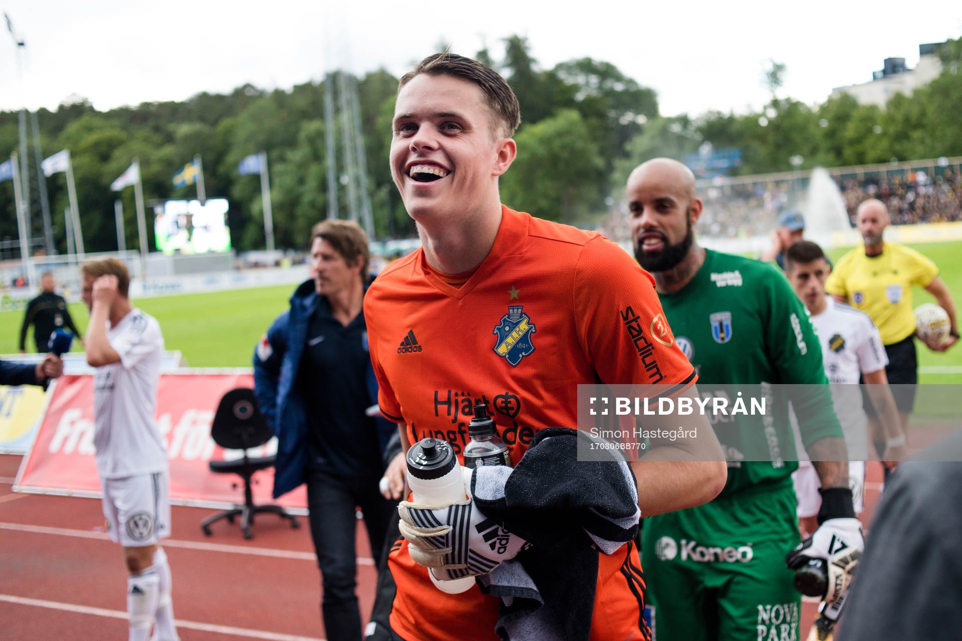 s målvakt Oscar Linnér före fotbollsmatchen i