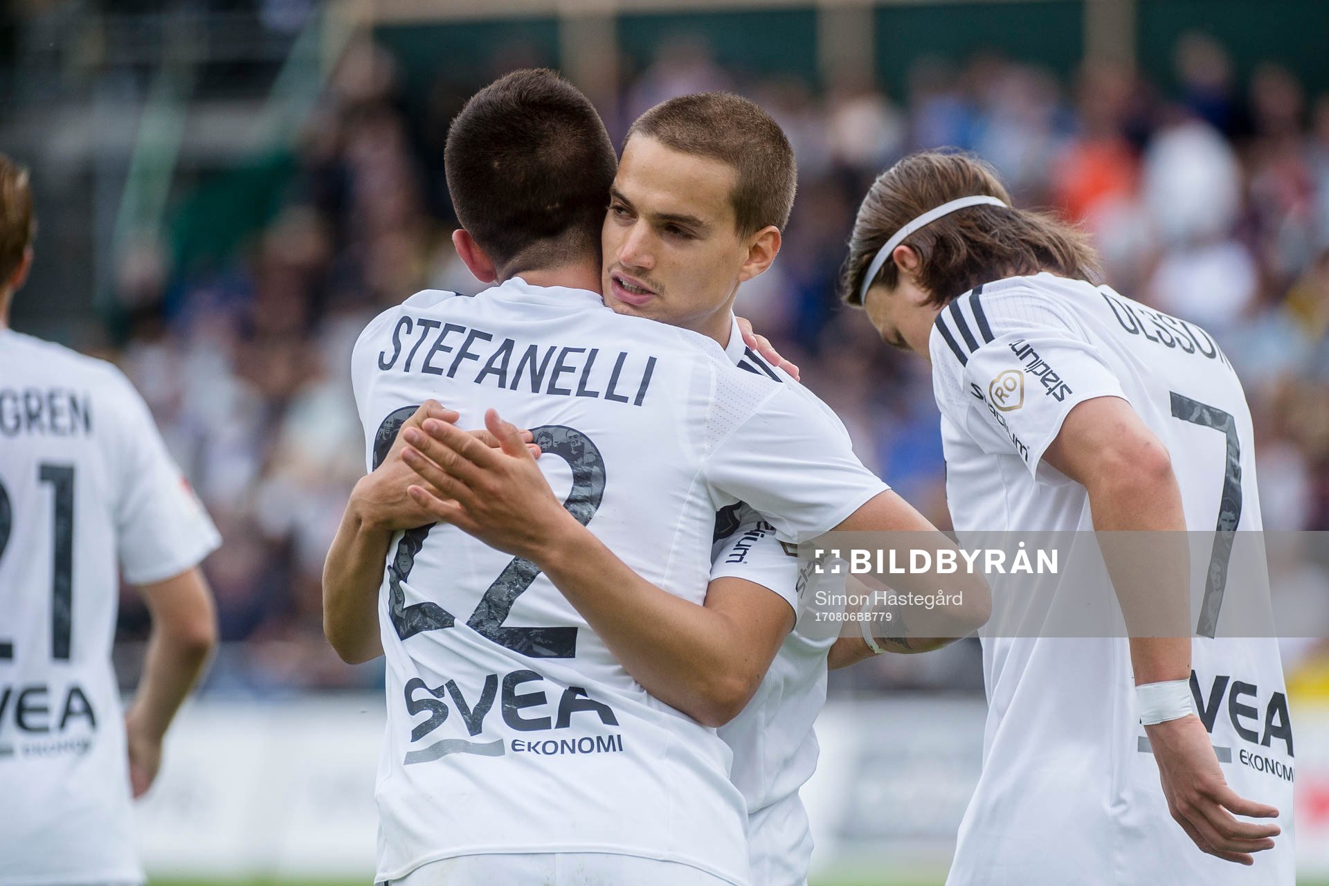 s Amin Affane och Nicolas Marcelo Stefanelli jublar