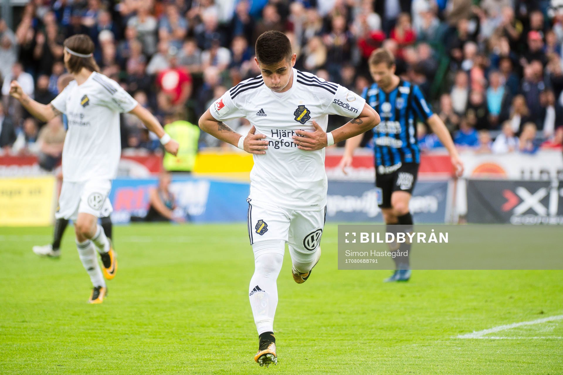 s Nicolas Marcelo Stefanelli jublar