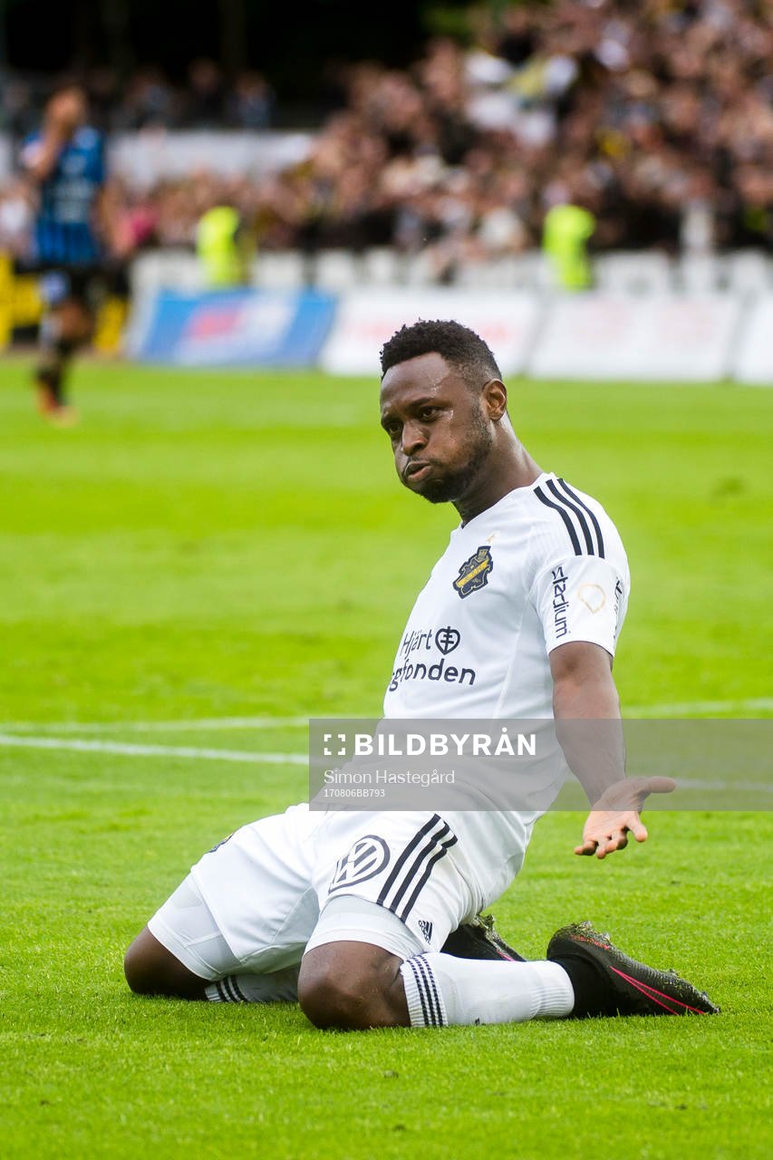 s Chinedu Ogbuke Obasi  jublar