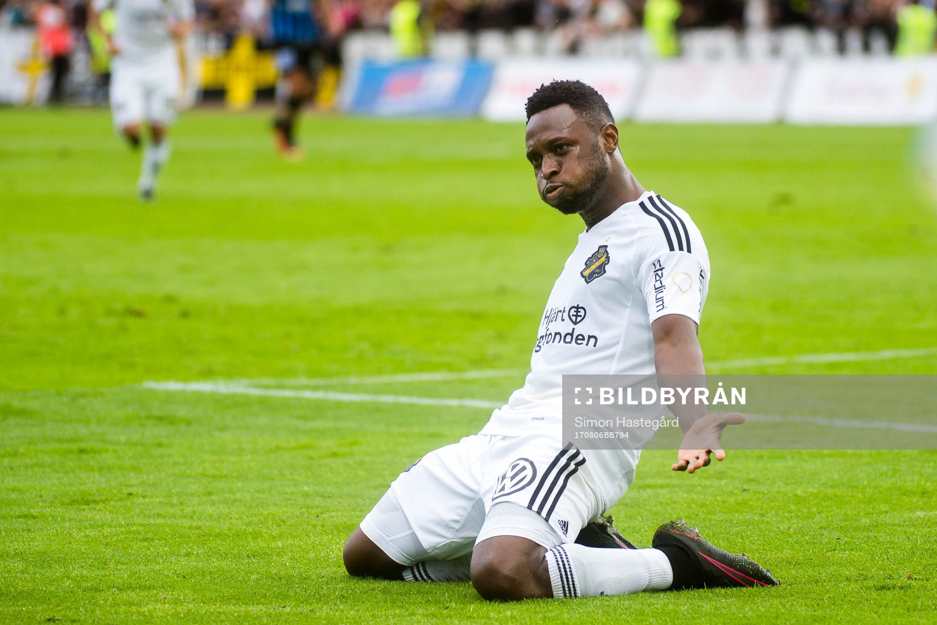 s Chinedu Ogbuke Obasi  jublar