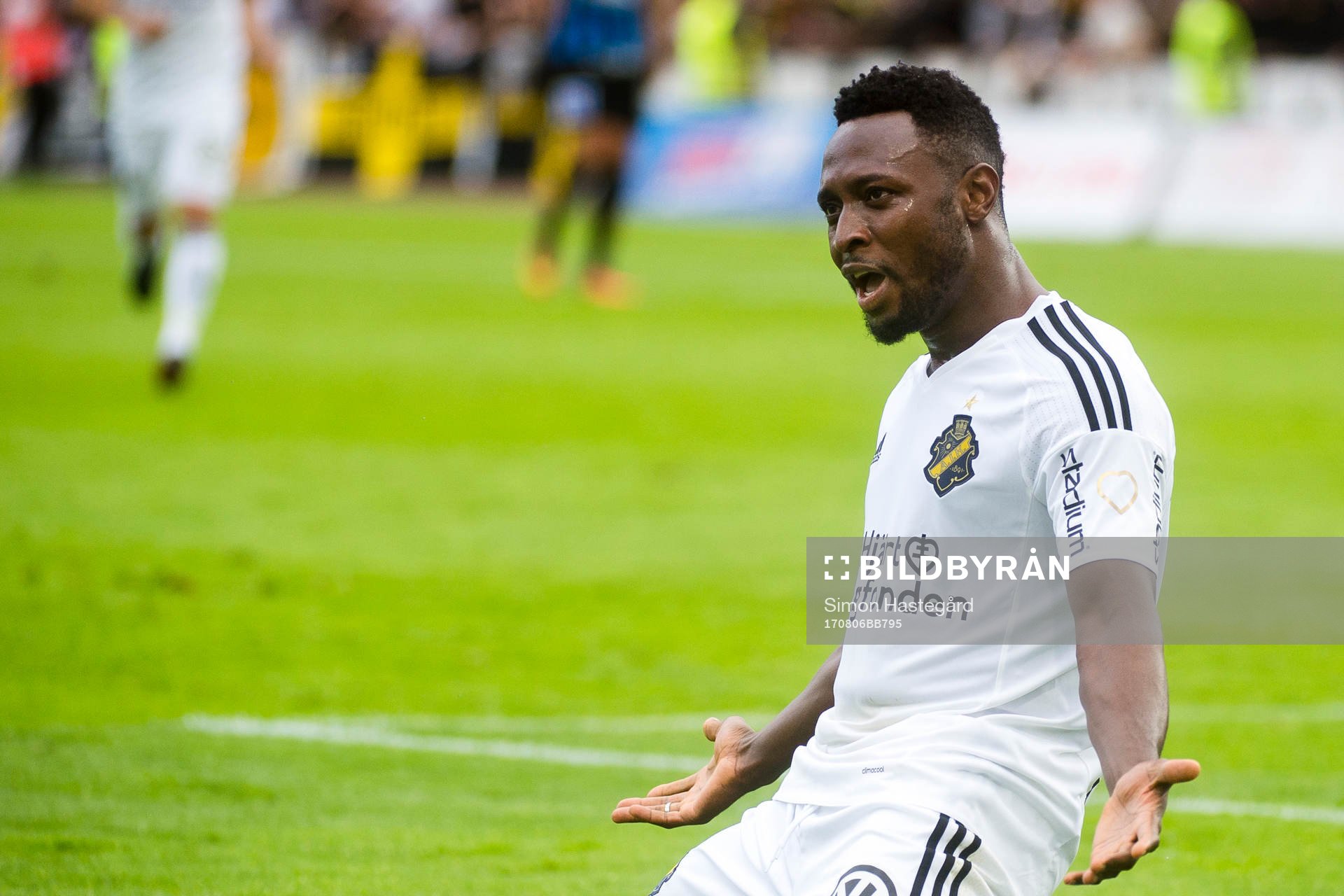 s Chinedu Ogbuke Obasi  jublar