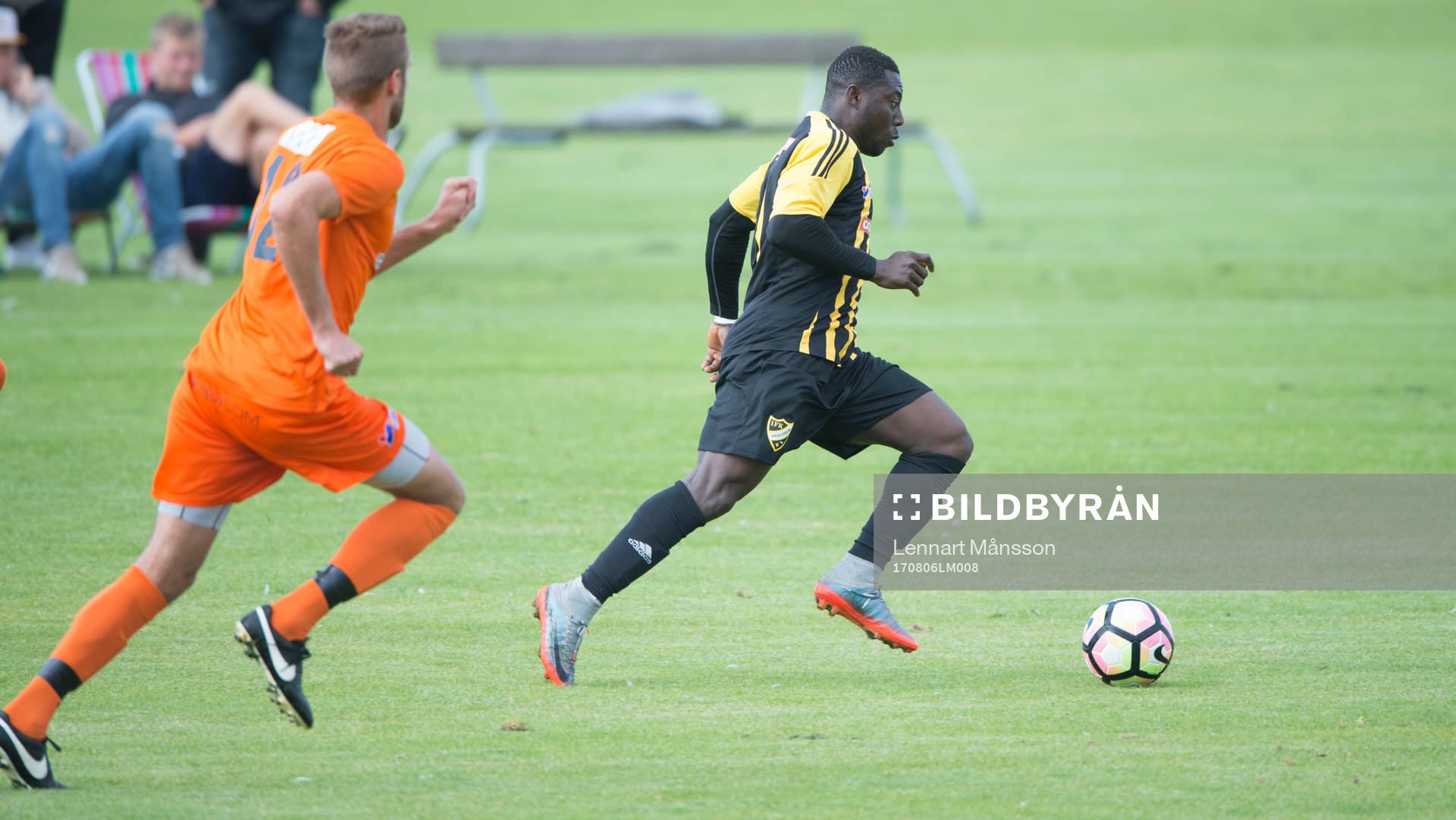 IFK Hässleholms Mike Andrew i matchen i division 2 mellan