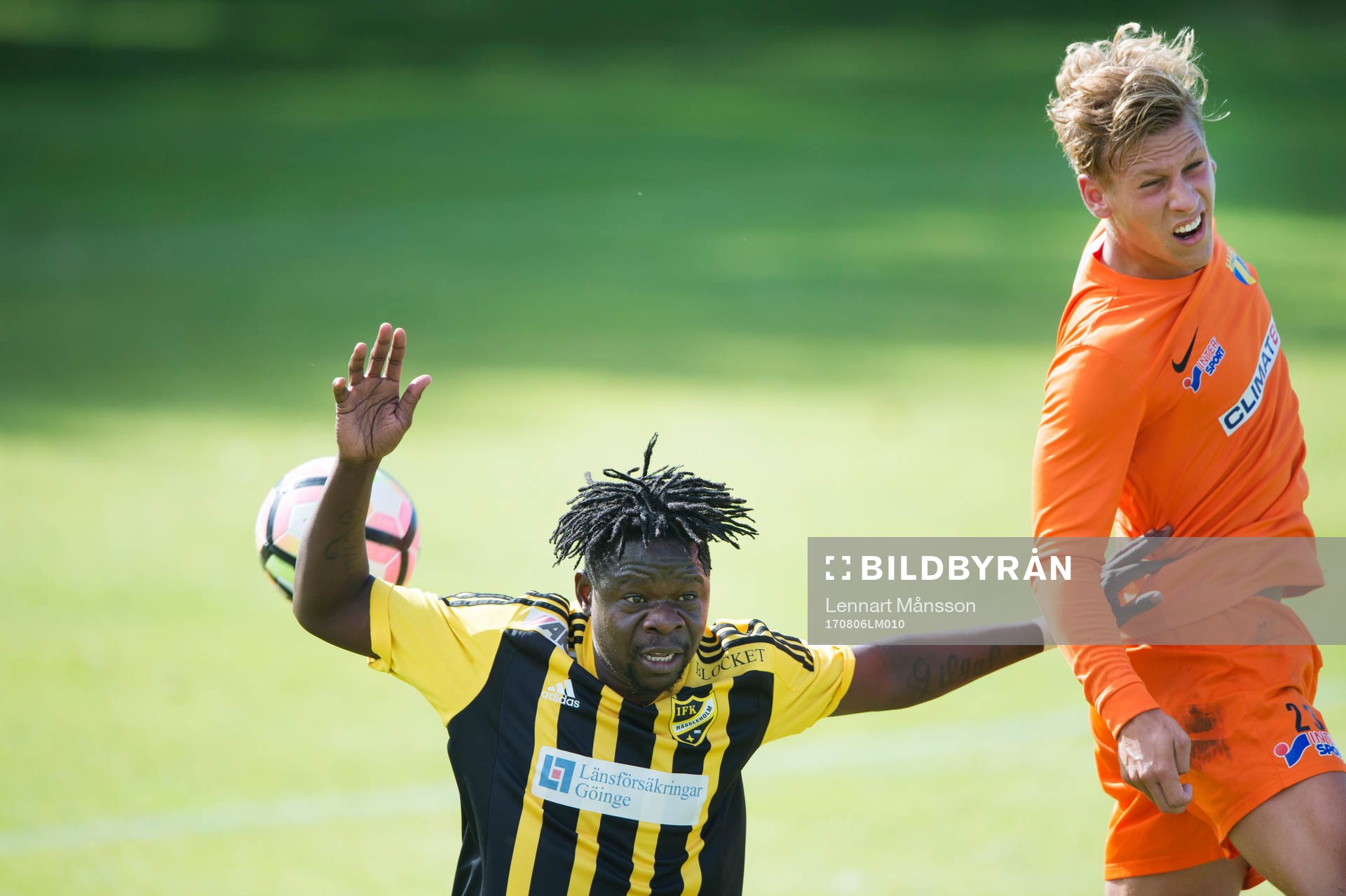 IFK Hässleholms Patrick Osiako i matchen i division 2