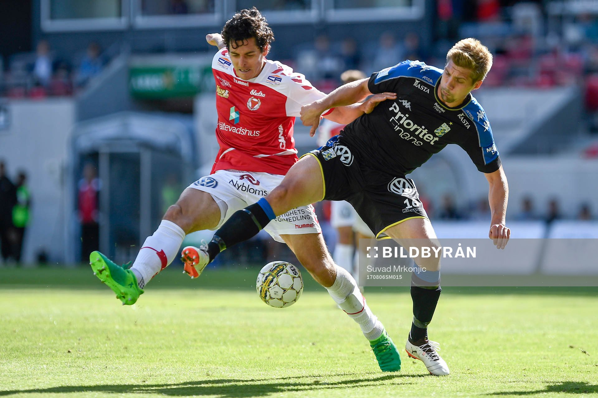 Kalmars Marko Biskupovic och IFK Göteborgs Mikael Boman i