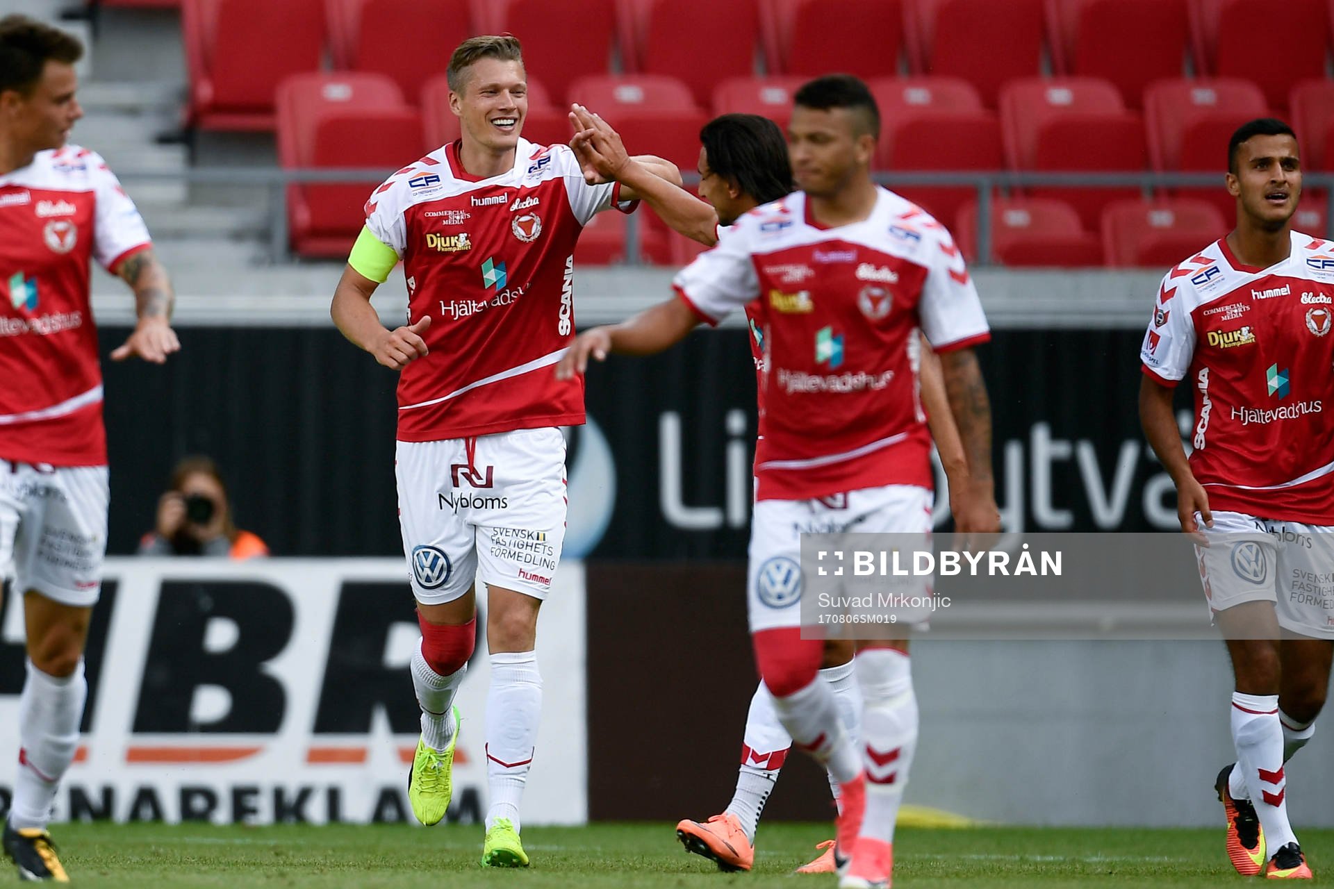 Kalmars Viktor Elm jublar efter att han gjort 1-0-målet under fotbollsmatchen i Allsvenskan mellan Kalmar och IFK Göteborg den 6 augusti 2017 i Kalmar.