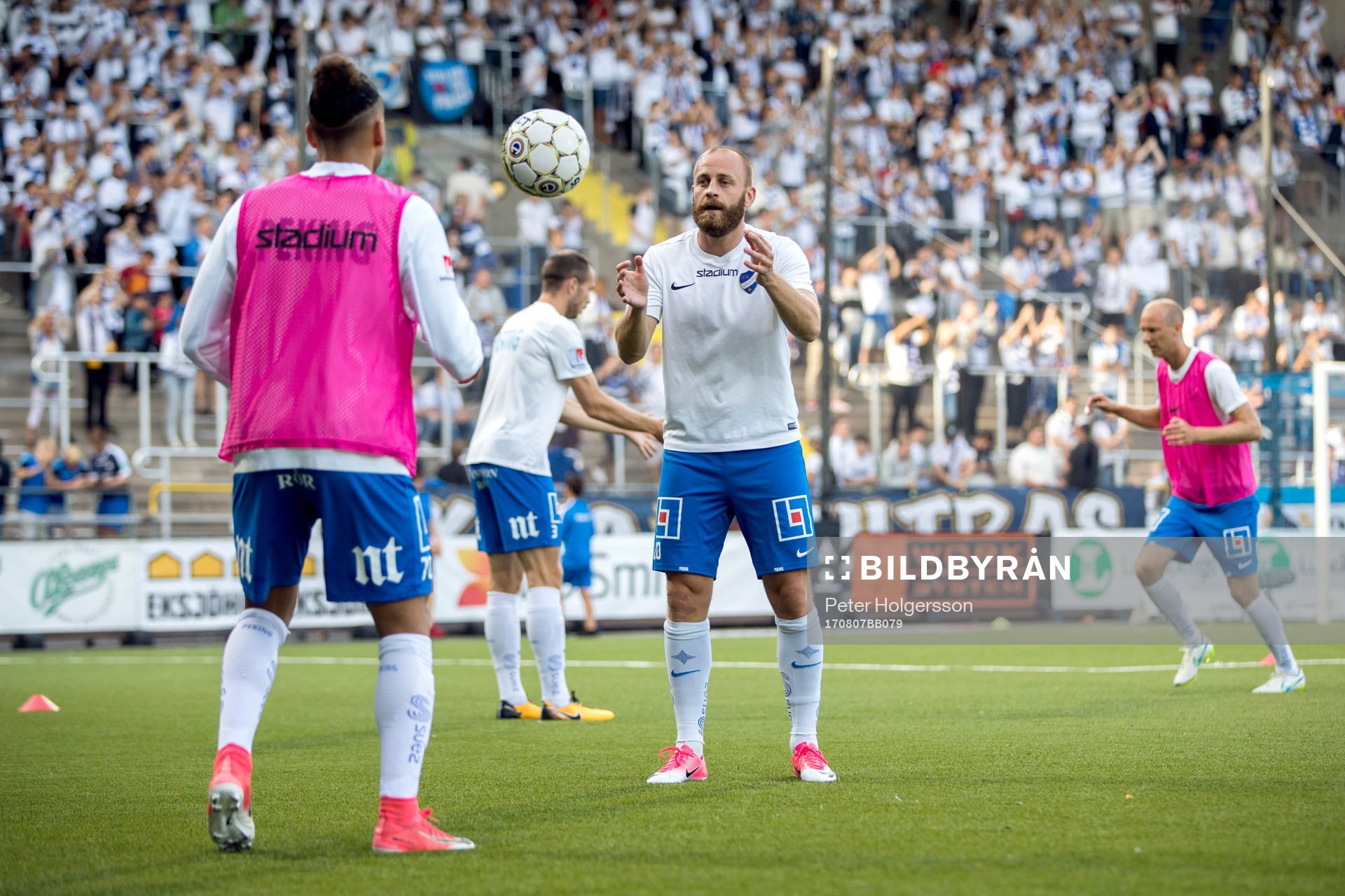 Norrköpings Alexander Jacobsen och Daniel Sjölund värmer