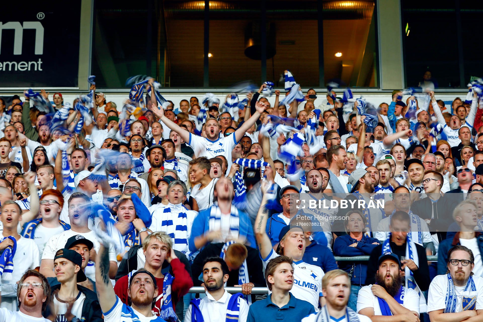 Norrköpings supportrarna jublar