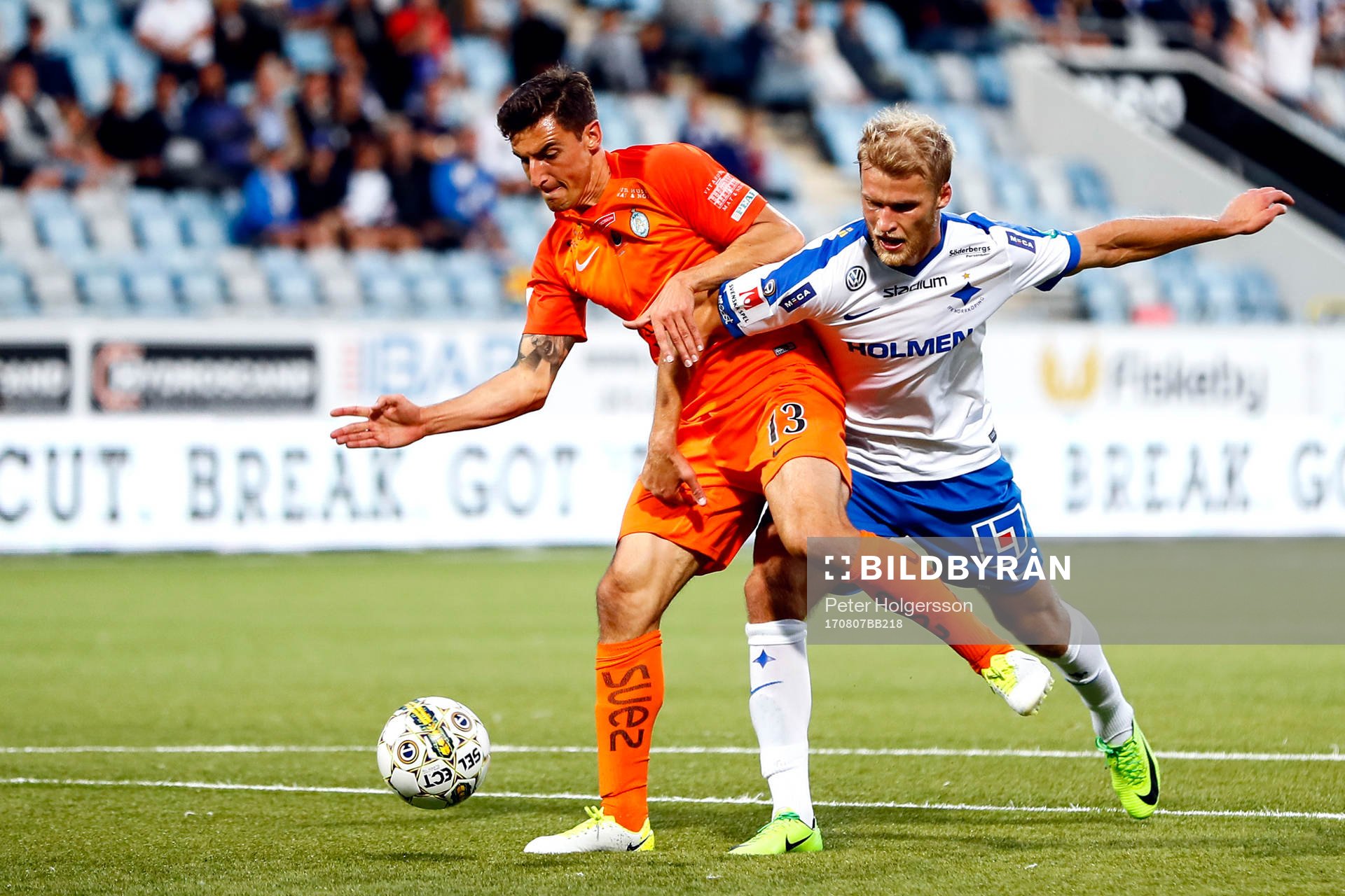 AFC Eskilstunas Thomas Piermayr och Norrköpings Sebastian