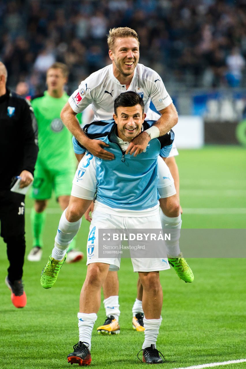 Malmö FFs Anton Tinnerholm och Behrang Safari jublar
