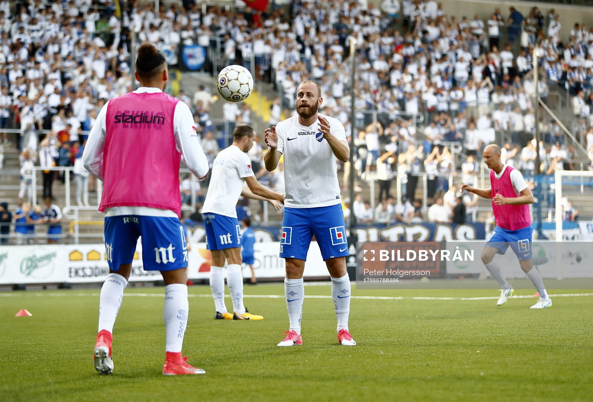Uppvärmning med Norrköpings Daniel Sjölund