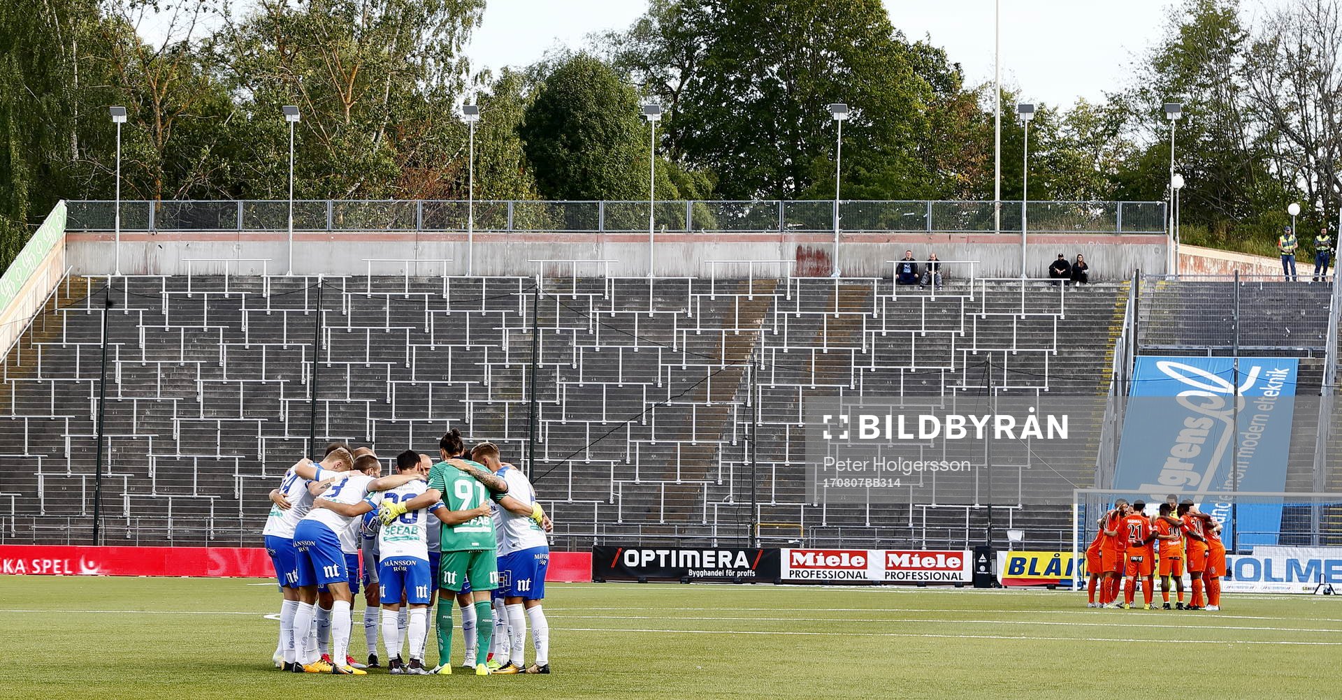 Norrköping och AFC Eskilstuna hitom en nästan tom