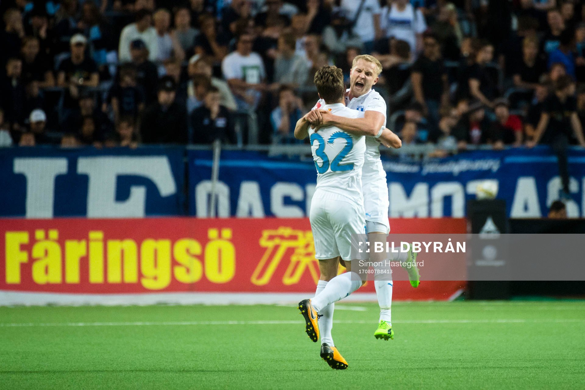 Malmö FFs Franz Brorsson och Mattias Svanberg jublar