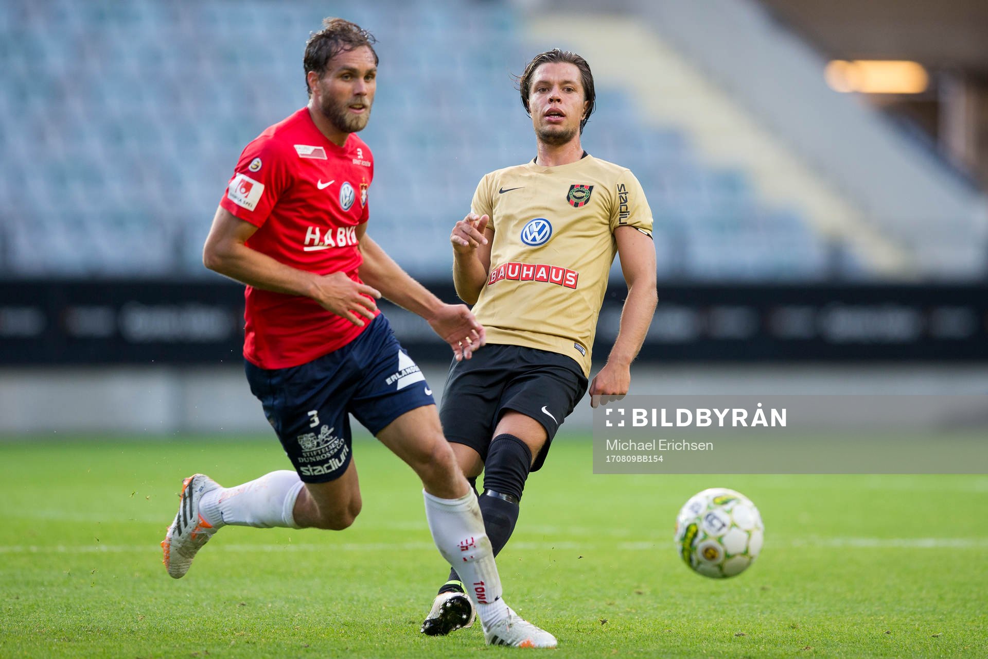 Brommapojkarnas Erik Figueroa och Örgrytes Johan Elmander