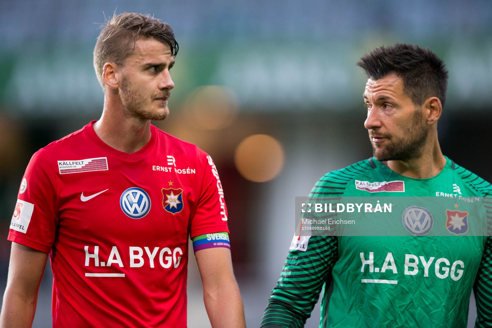 Örgrytes Johan Hammar och målvakt Stojan Lukic  deppar