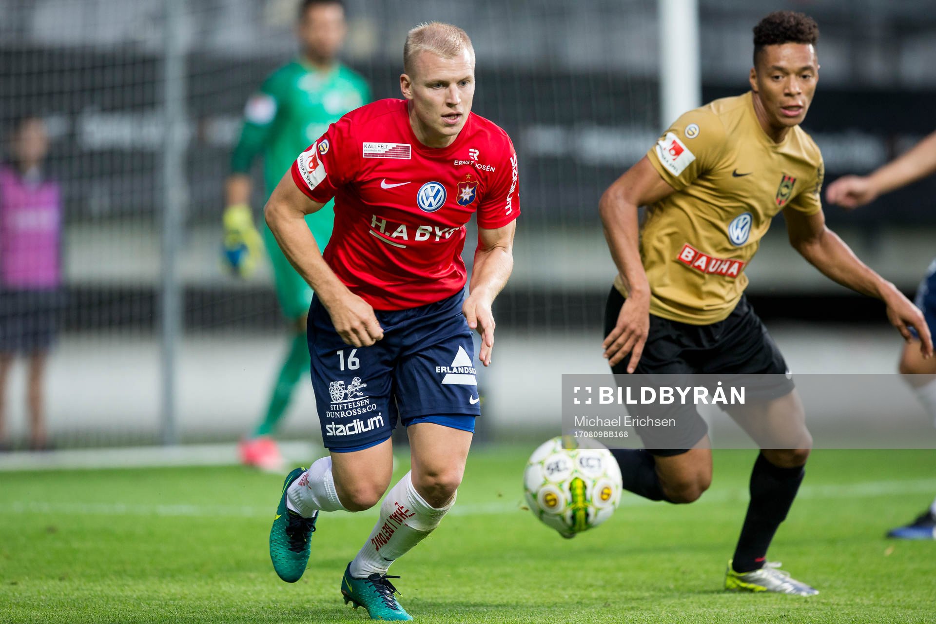 Örgrytes Petter Björlund före Brommapojkarnas Kevin