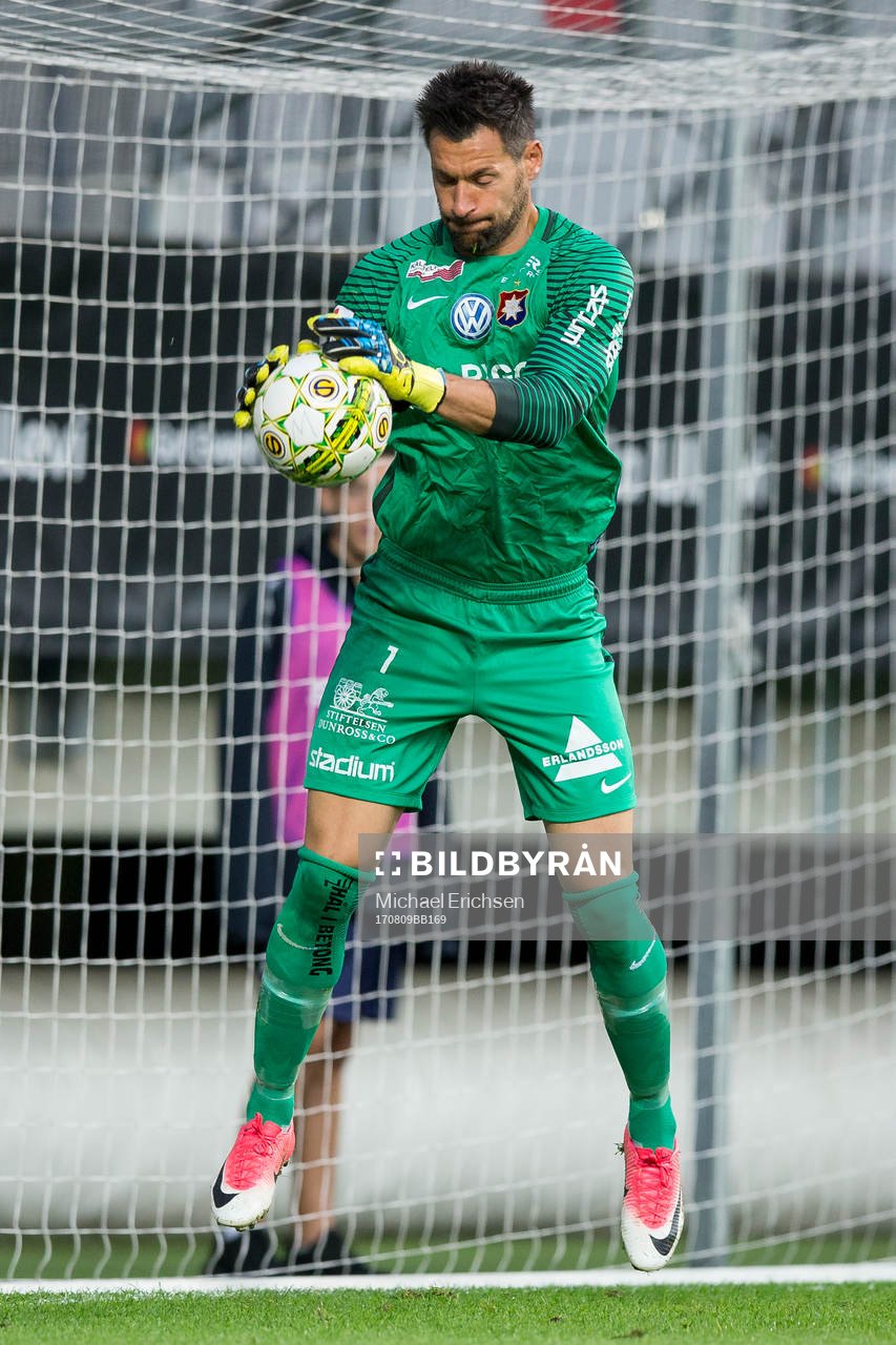 Örgrytes målvakt Stojan Lukic
