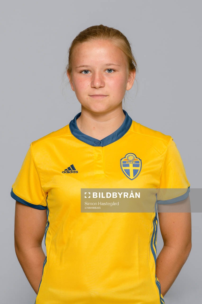 Johanna Lindblom i F15/02-landslaget