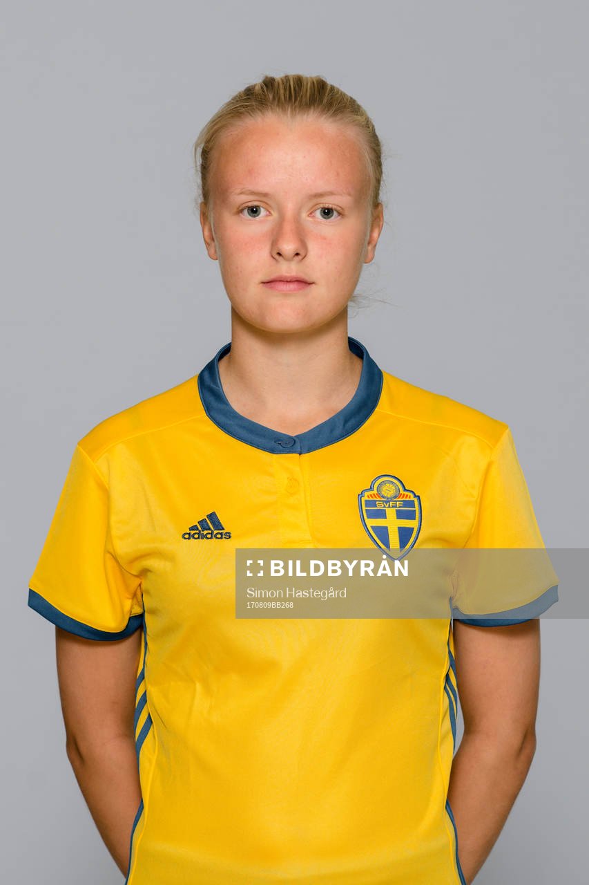 Thea Bergsten i F15/02-landslaget