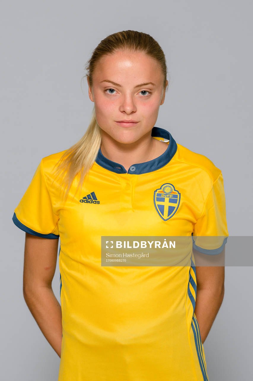Linnea Strand i F15/02-landslaget