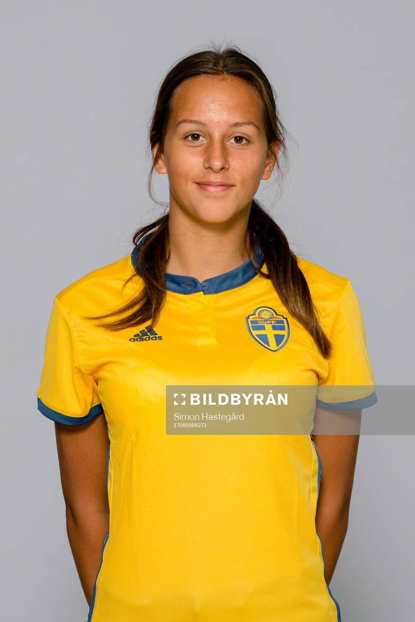 Elin Magnusson  i F15/02-landslaget