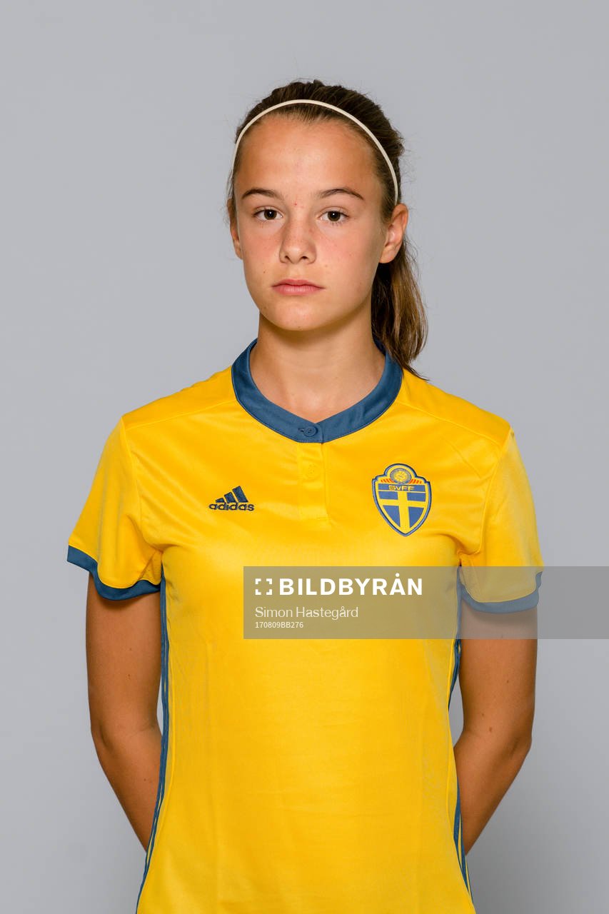 Louise Matsgård i F15/02-landslaget poserar för porträtt den 9 augusti 2017 i Stockholm.