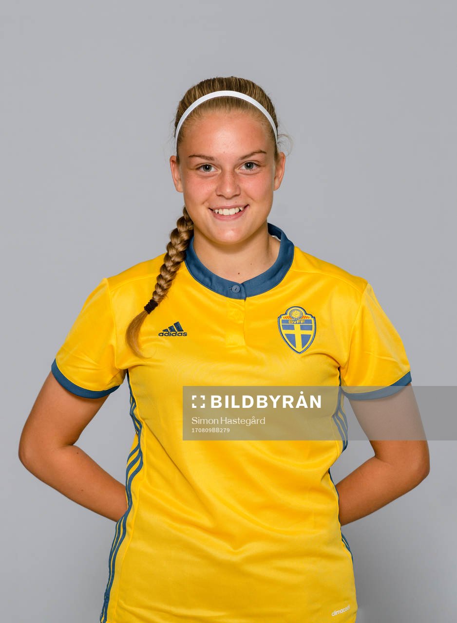 Emma Becker i F15/02-landslaget