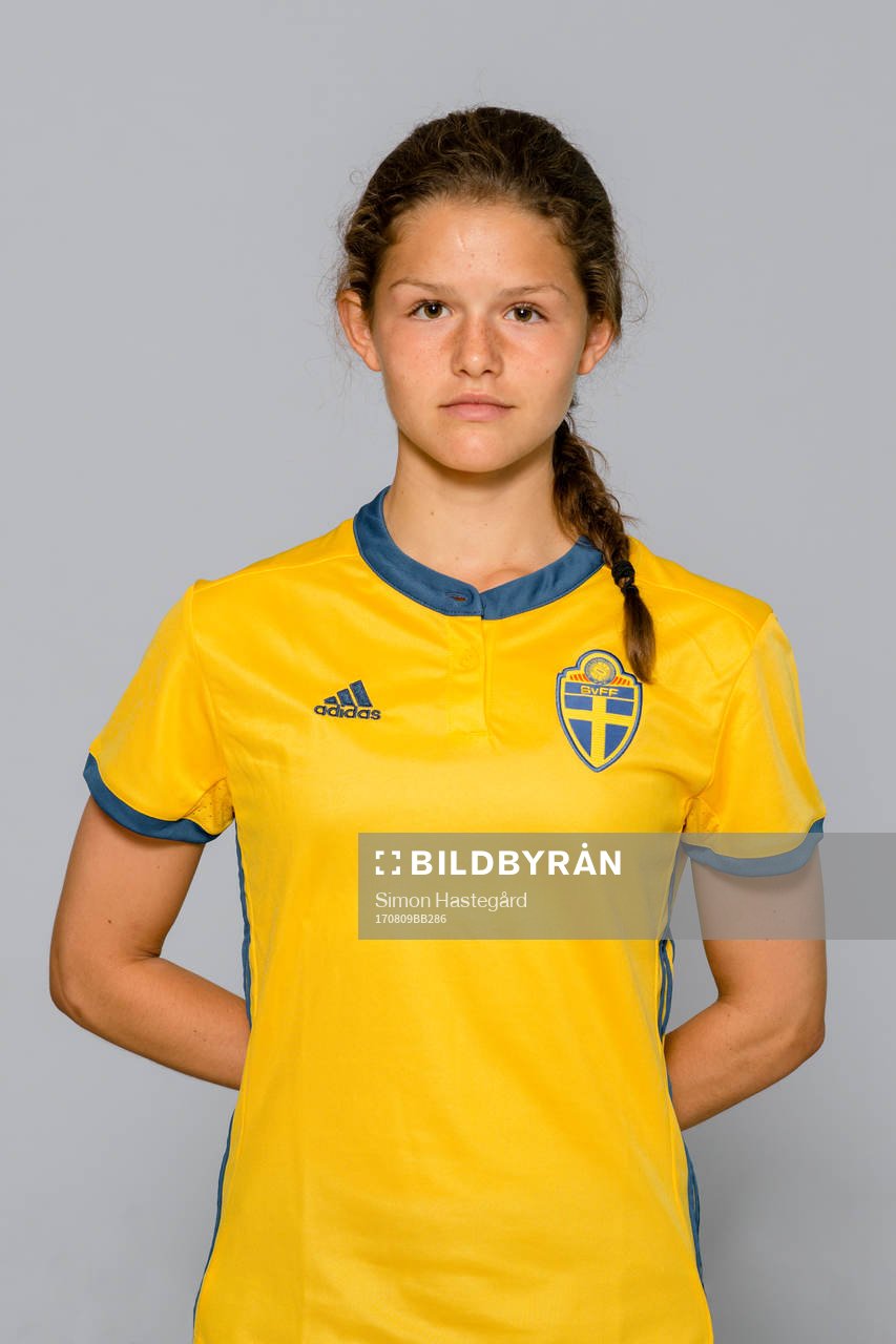 Thea Barkfeldt  i F15/02-landslaget