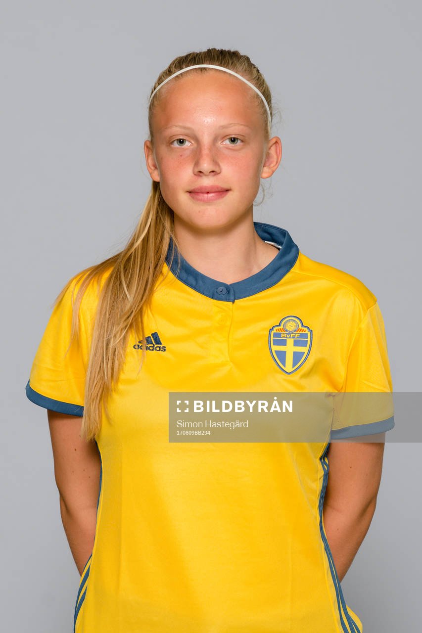 Wilma Hedenström  i F15/02-landslaget