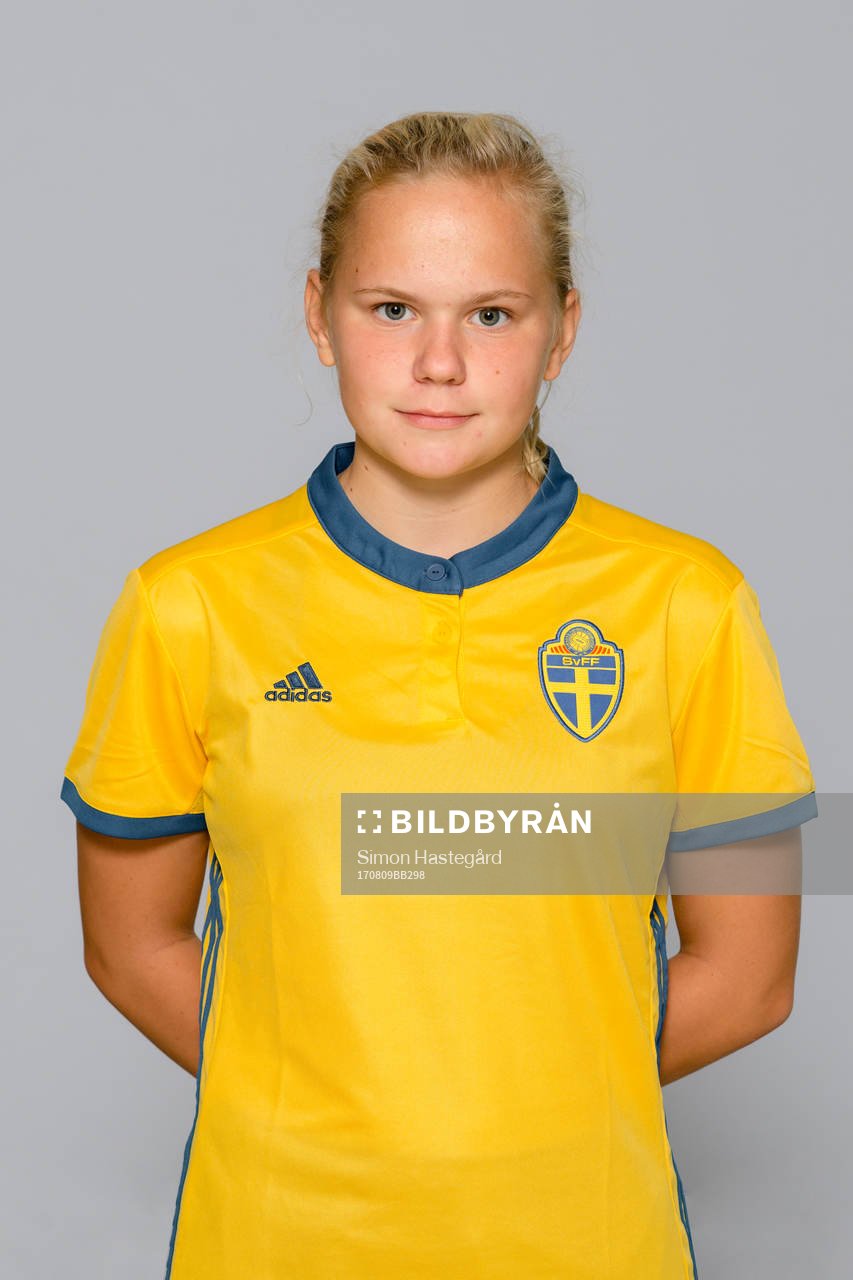 Stina Hellberg i F15/02-landslaget