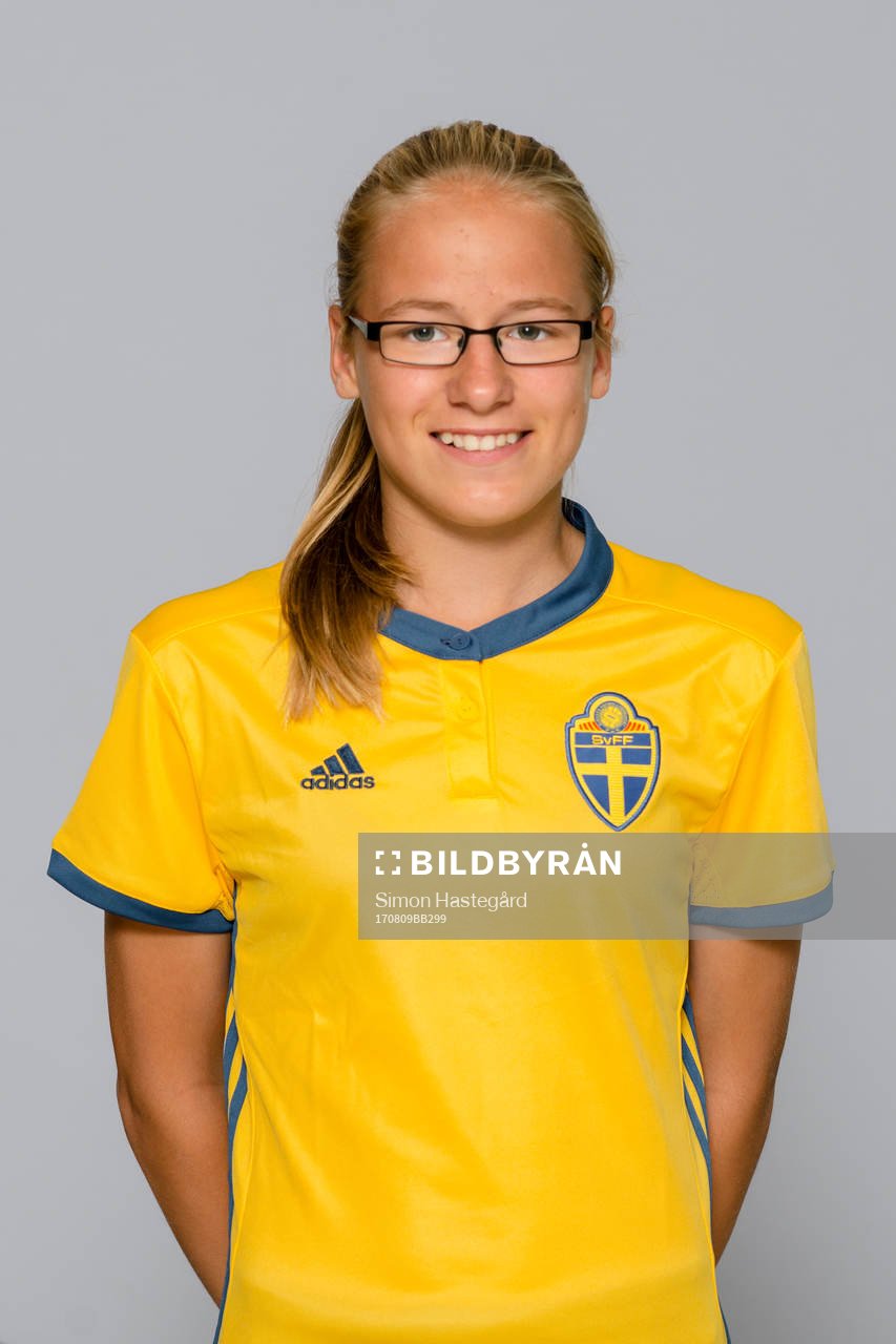 Cassandra Harletun i F15/02-landslaget