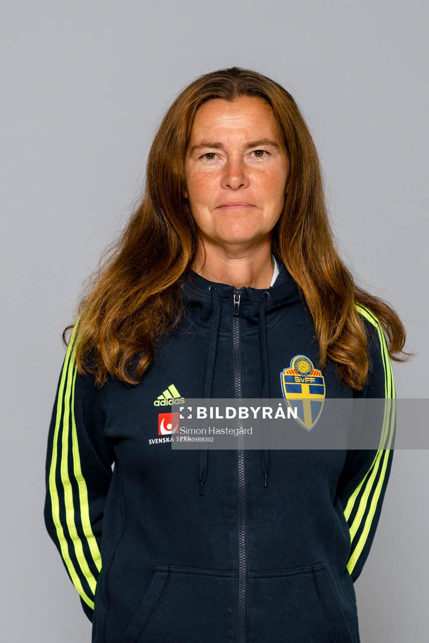 Lotta Hellenberg assisterande tränare i F15/02-landslaget