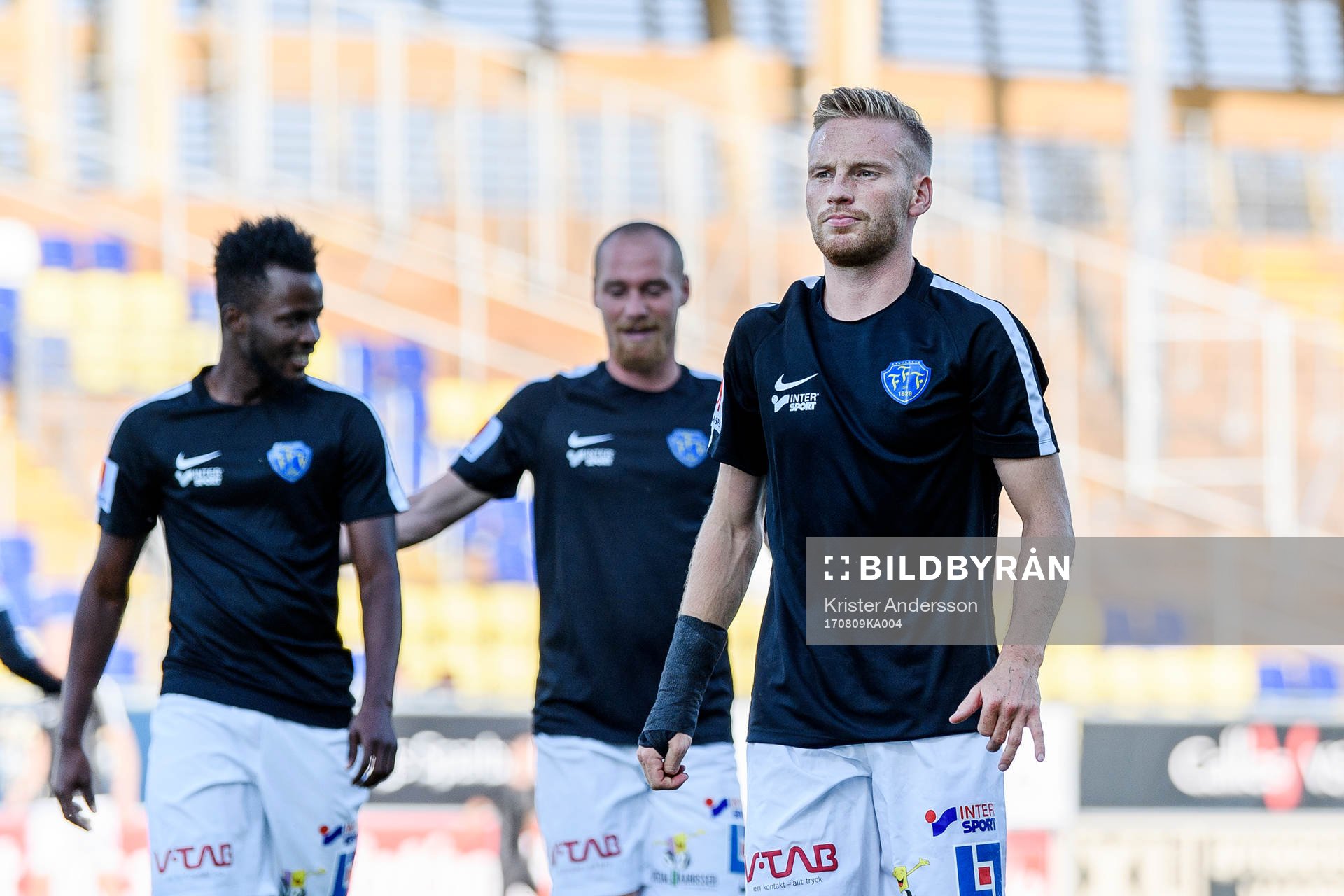 Falkenbergs Tobias Englund före fotbollsmatchen i