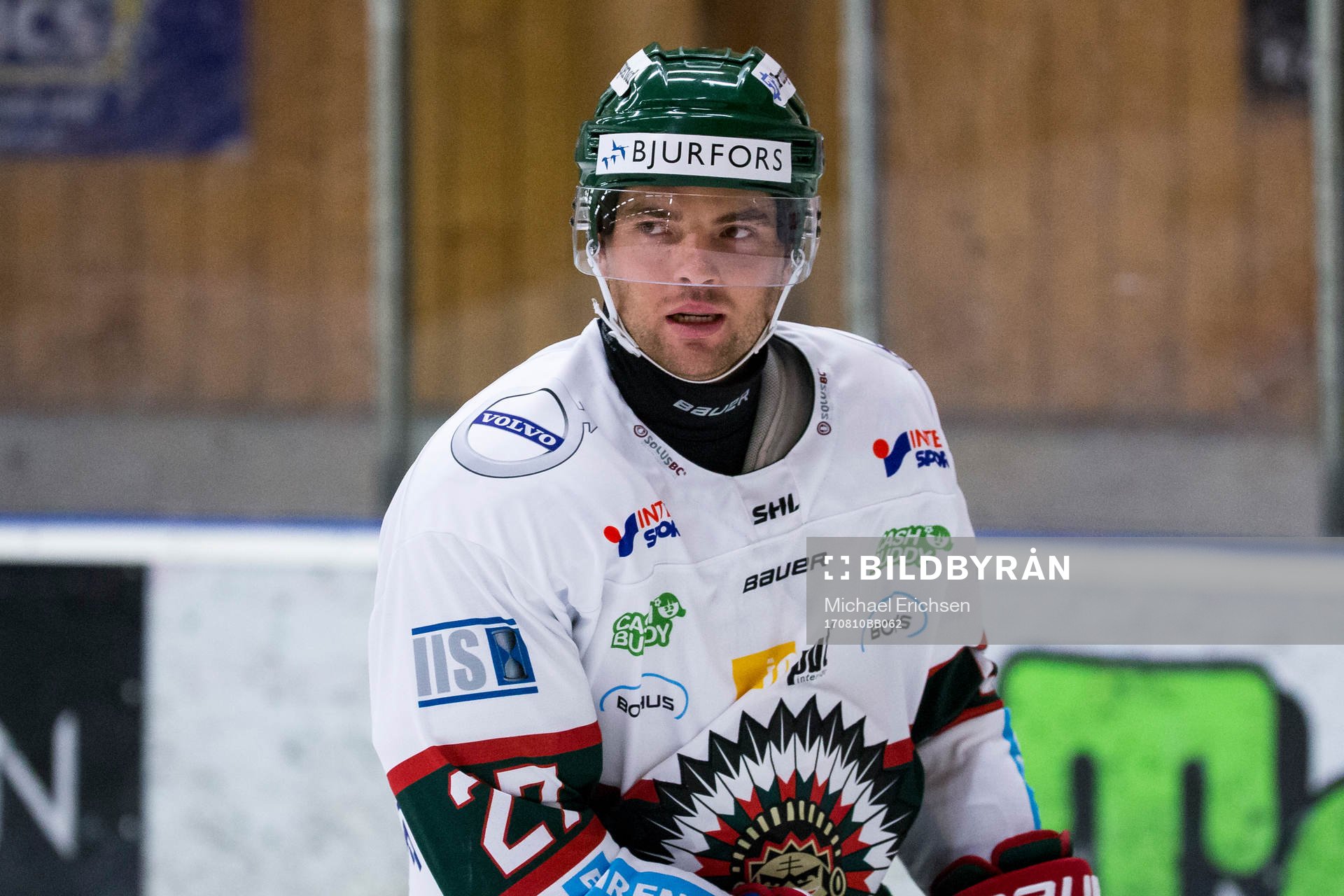 Frölundas Pontus Westerholm på värmningen innan en