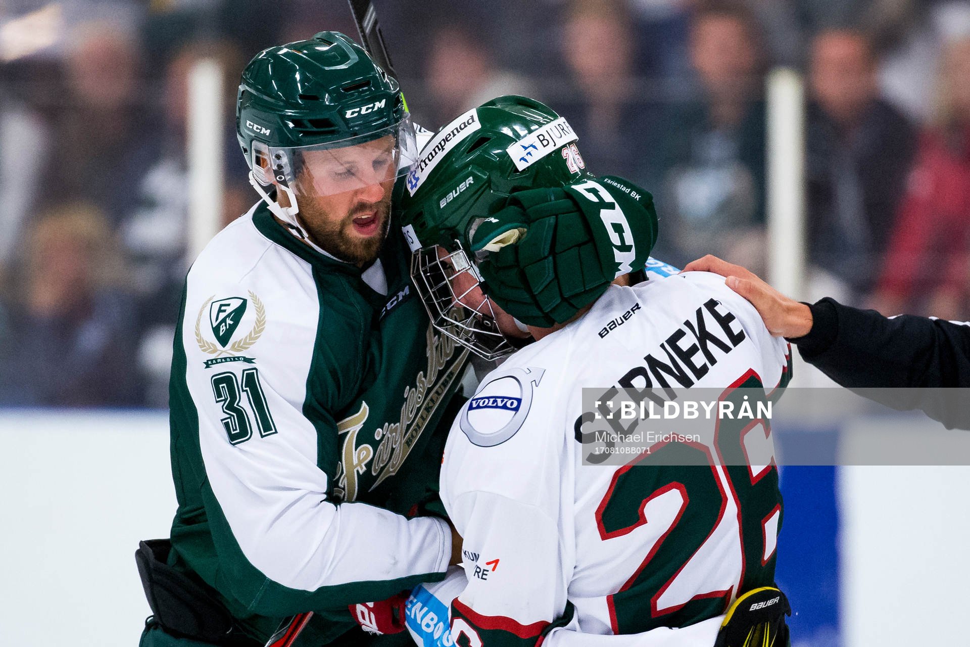 Färjestads Dick Axelsson och Frölundas Rasmus Dahlin i