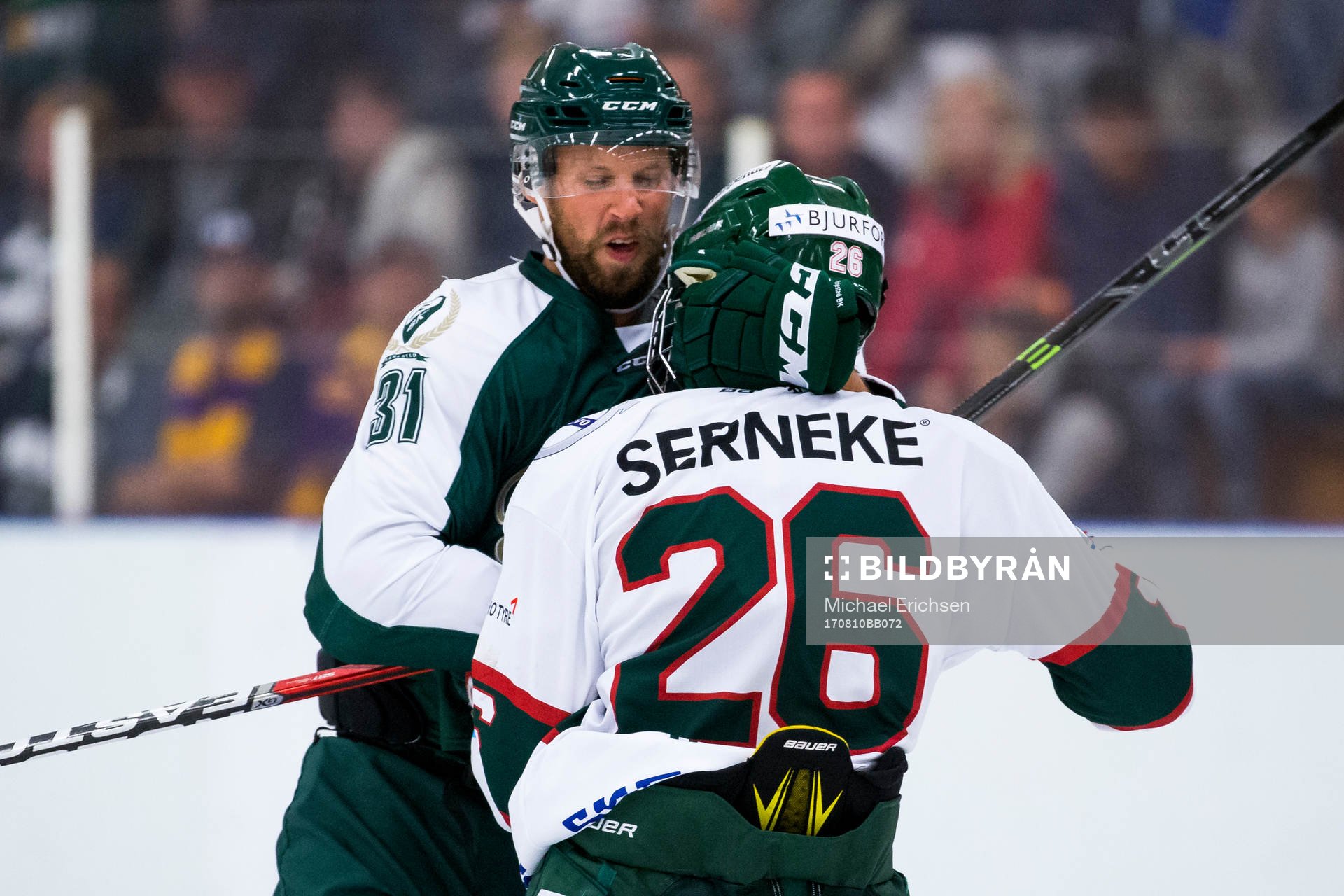 Färjestads Dick Axelsson och Frölundas Rasmus Dahlin i