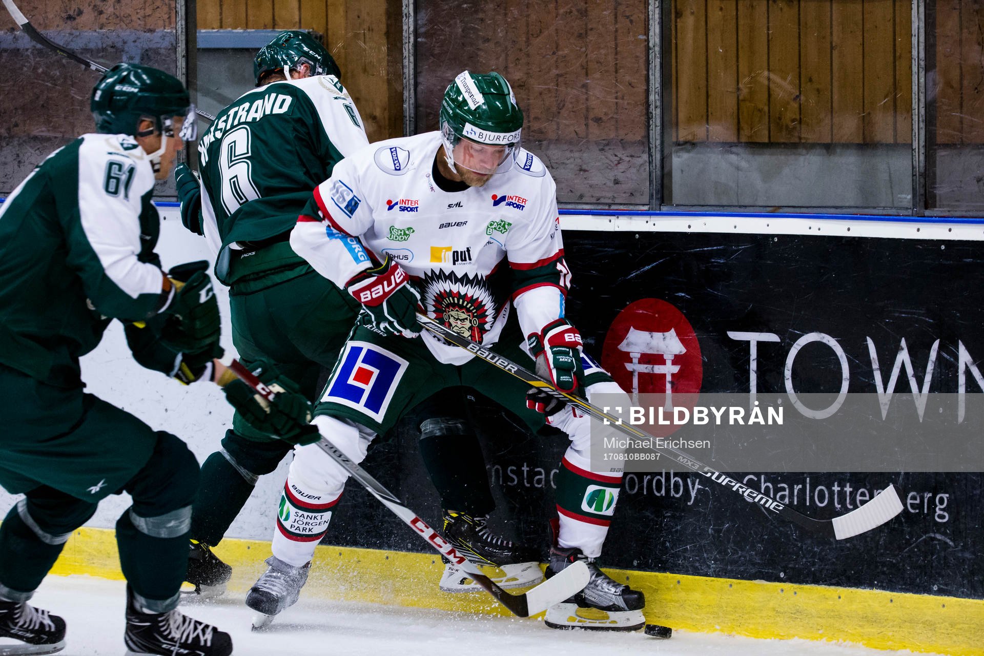 Frölundas Sean Bergenheim mot Färjestads Mikael Wikstrand