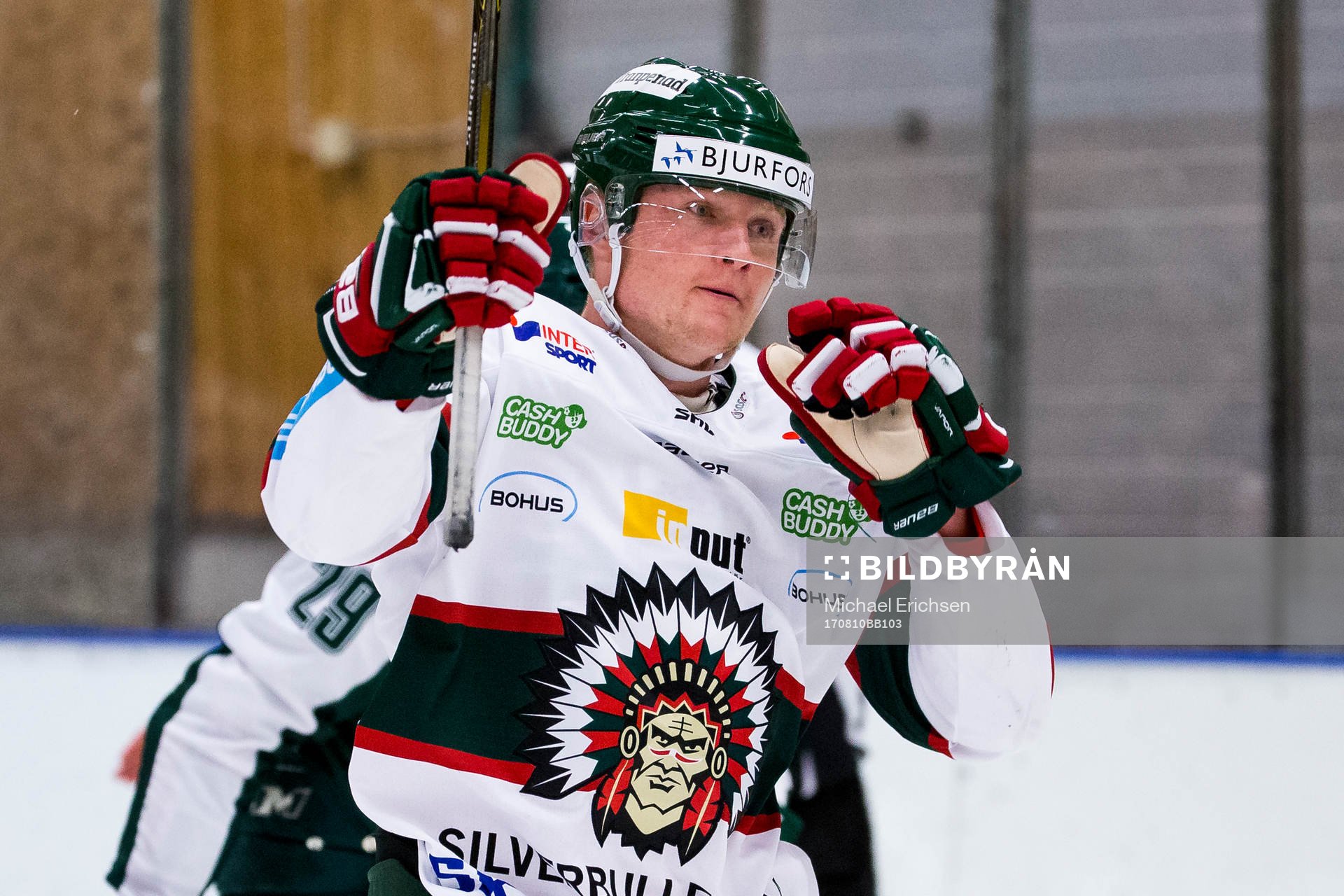 Frölundas Carl Grundström jublar