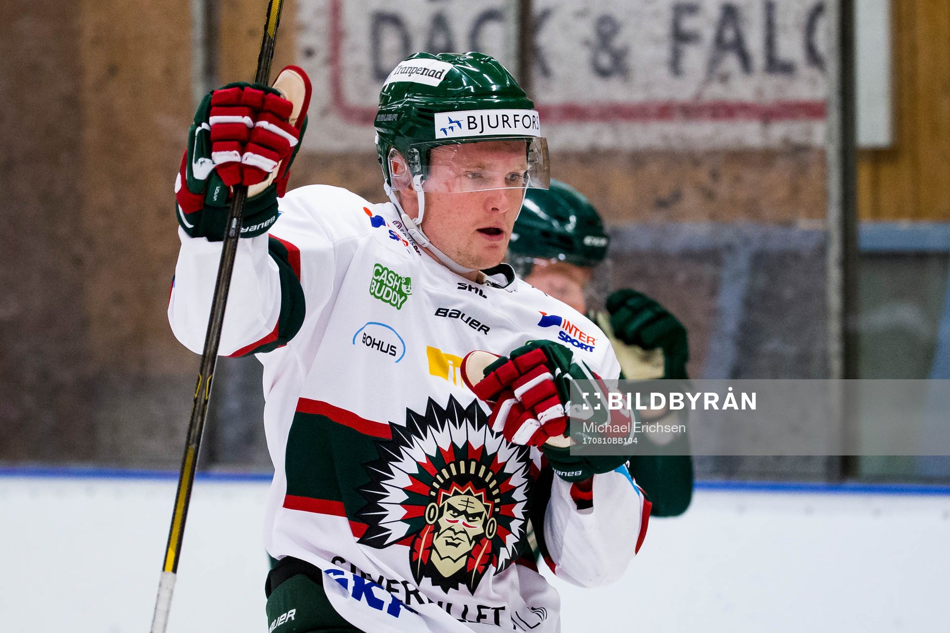 Frölundas Carl Grundström jublar