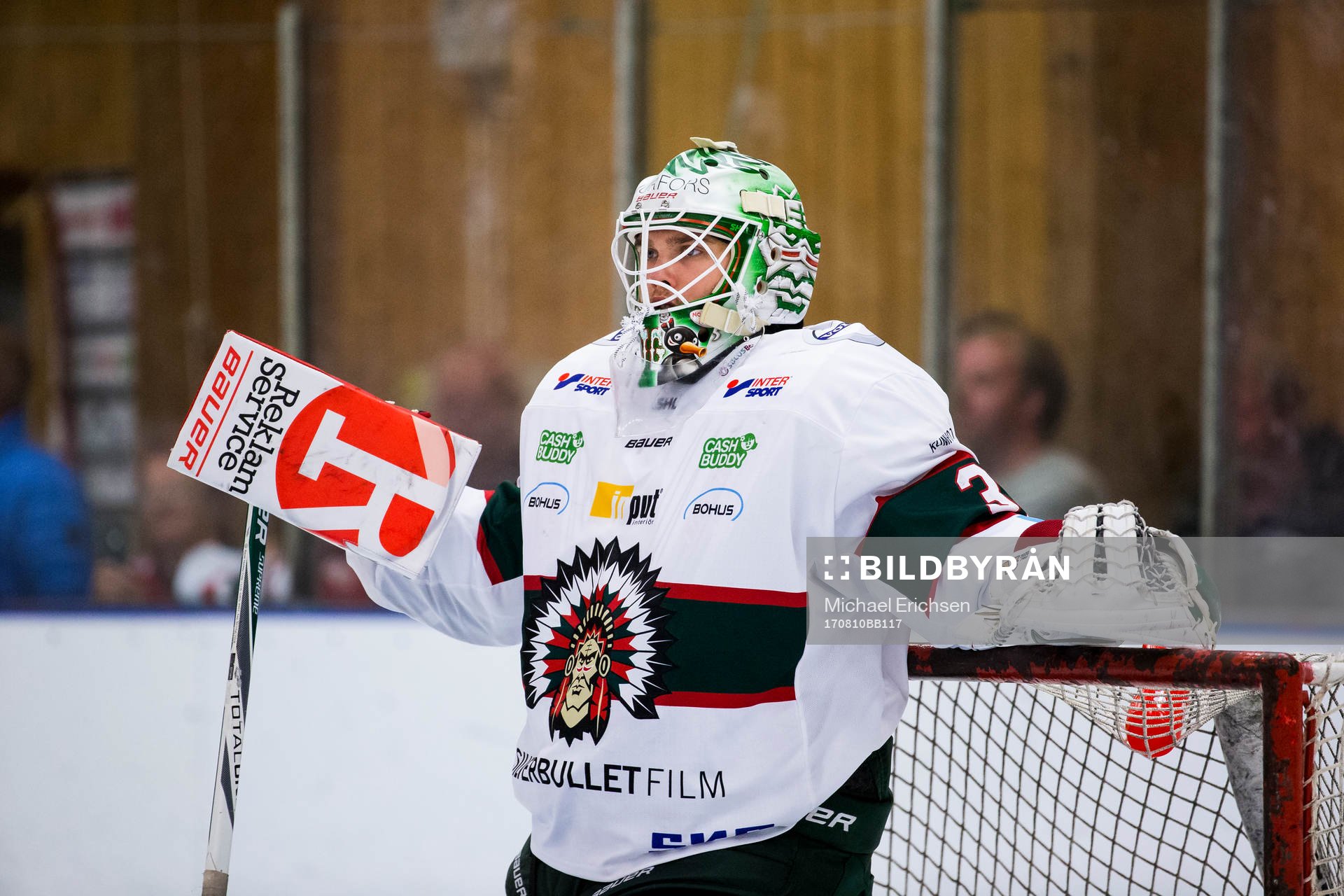 Frölundas målvakt Johan Gustafsson deppar