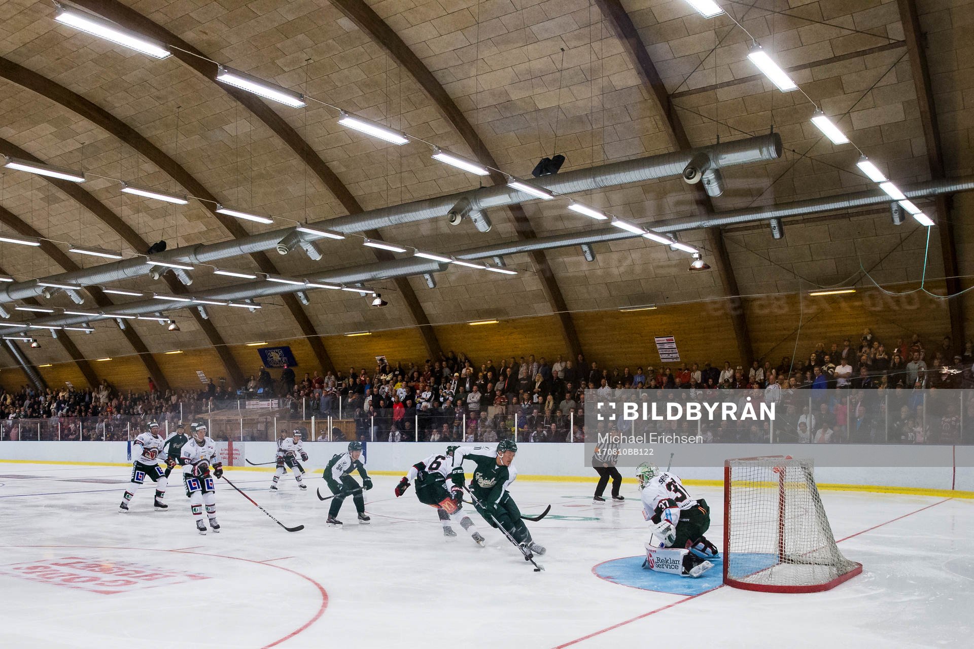 Färjestads Joakim Nygård med ett friläge mot Frölundas