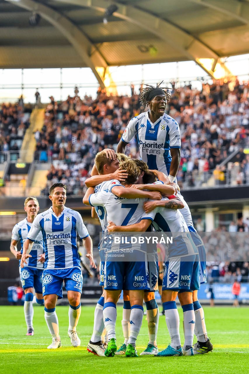 IFK Göteborgs spelare jublar