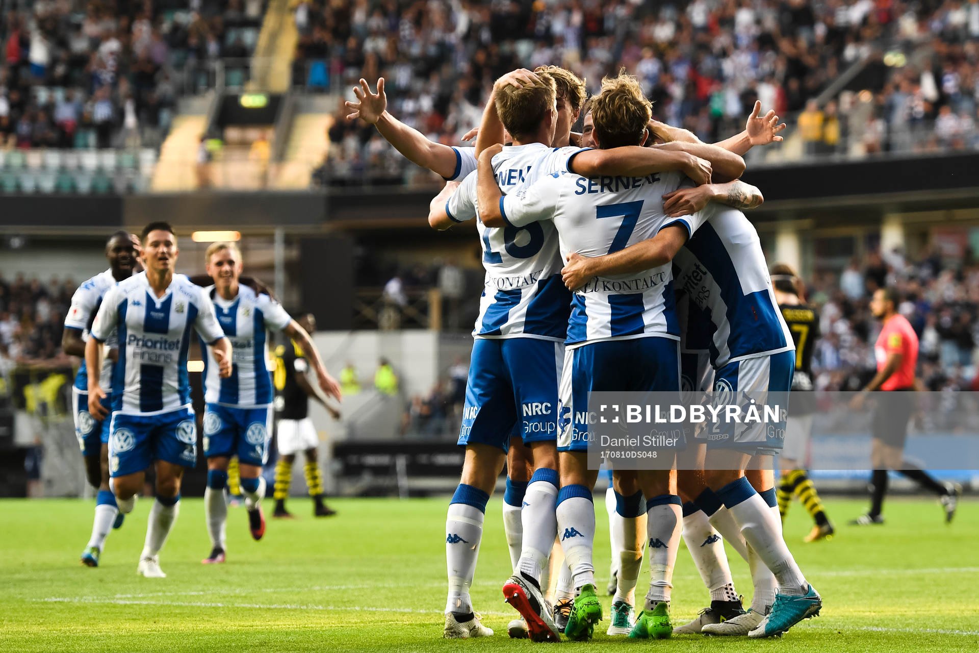 IFK Göteborgs spelare jublar