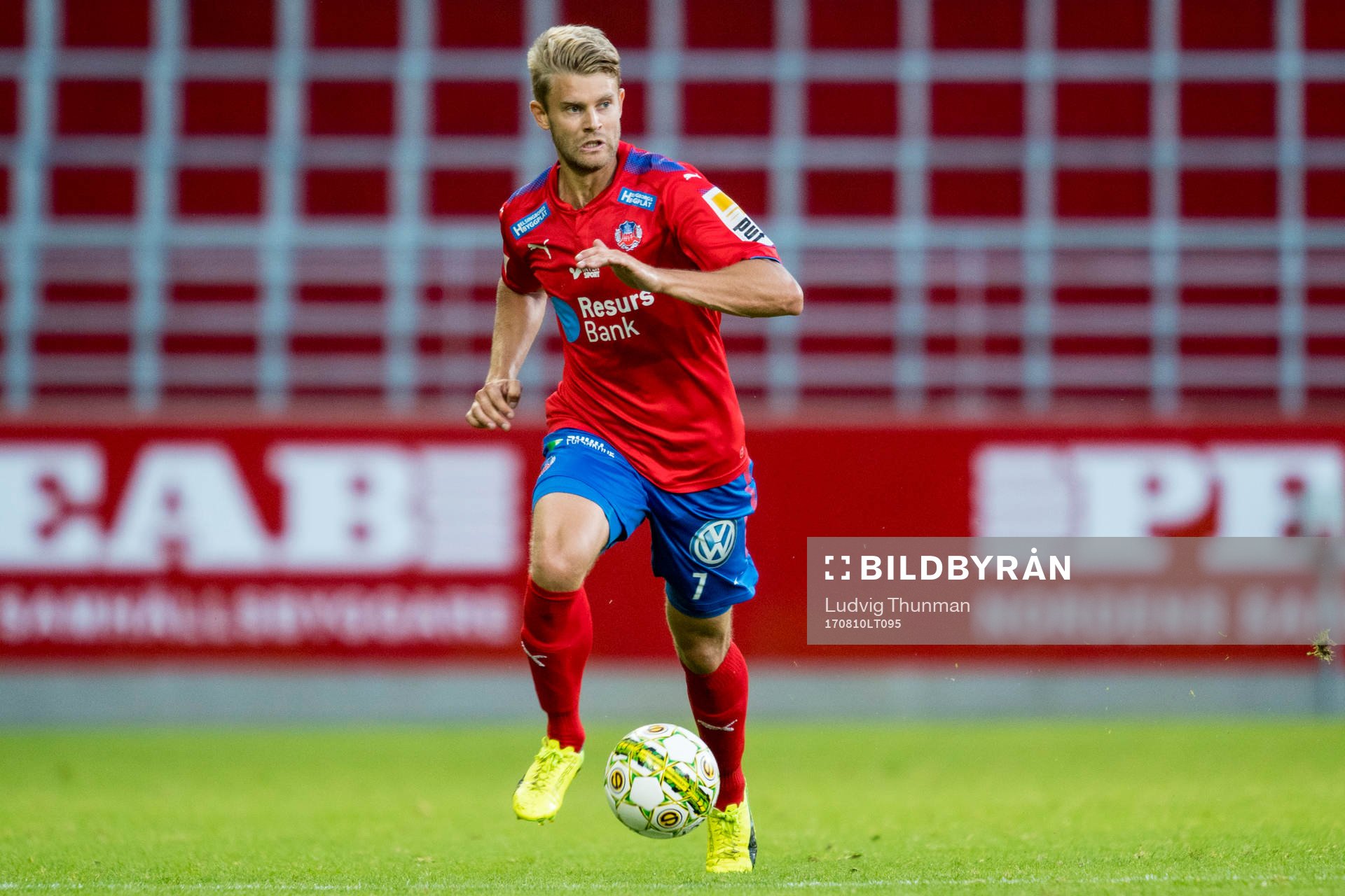 Helsingborgs Viktor Ljung under fotbollsmatchen i Superettan mellan Helsingborg och Åtvidaberg den 10 augusti 2017 i Helsingborg.