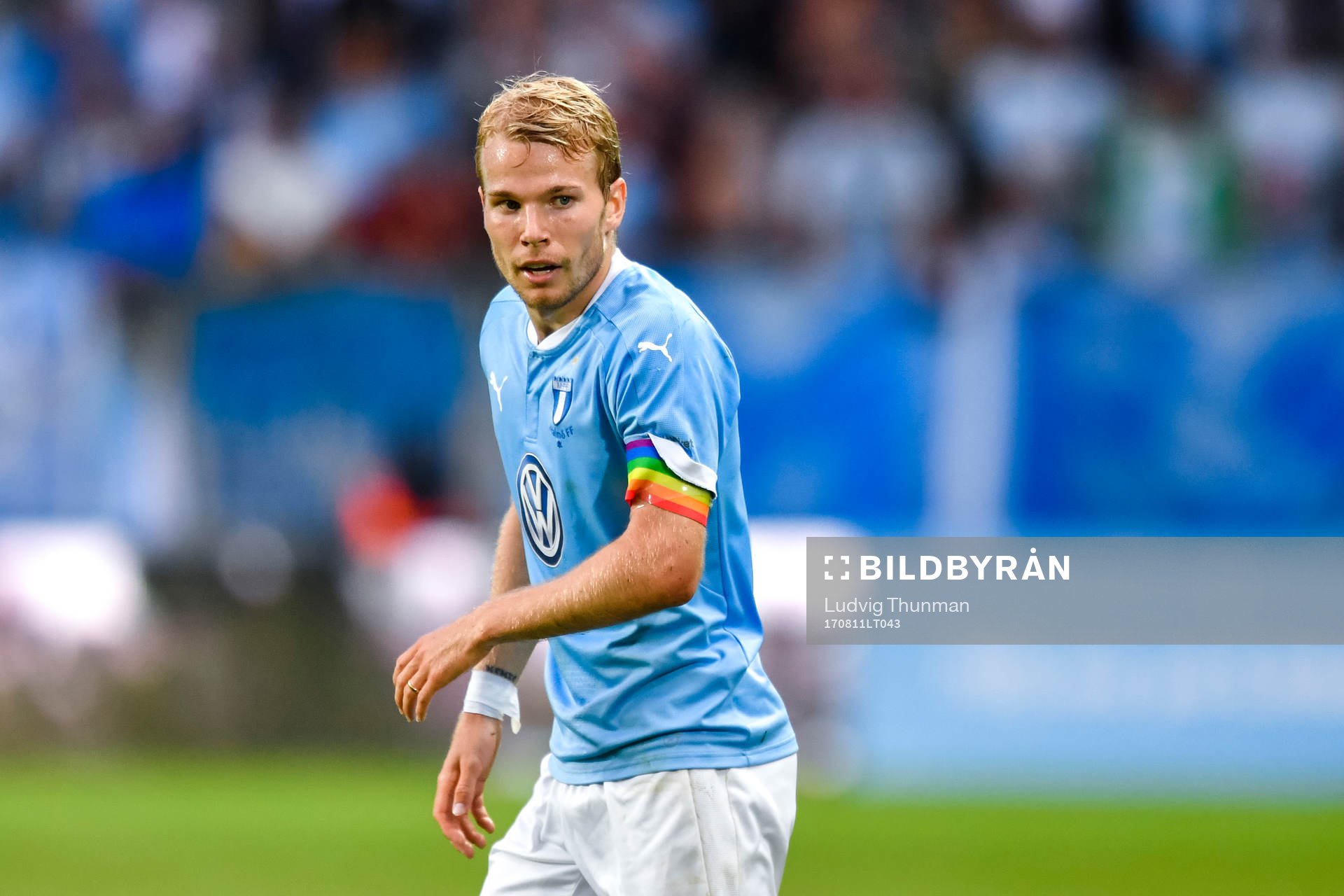 Malmö FFs Oscar Lewicki med lagkaptensbindeln