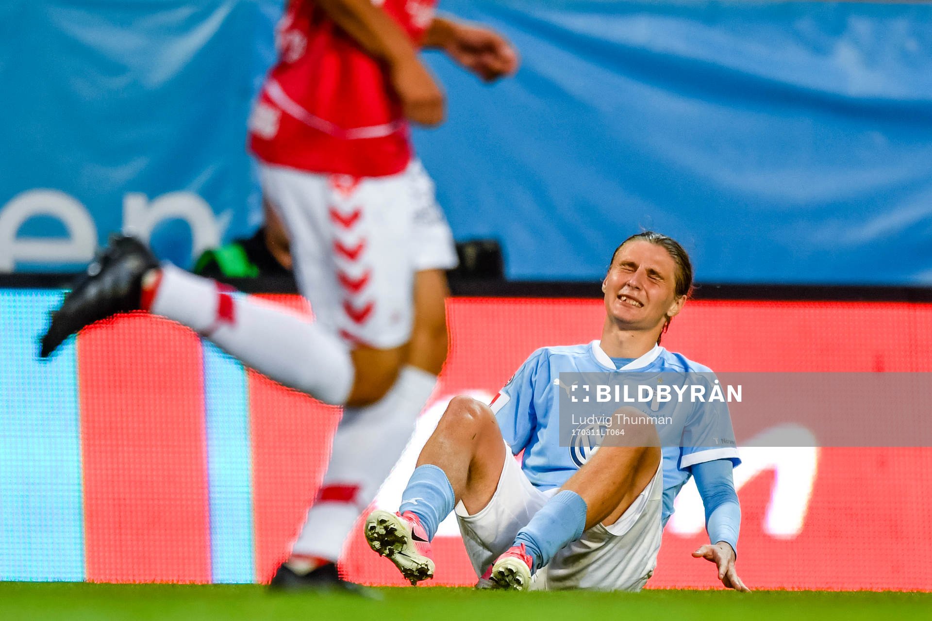 Malmö FFs Pawel Cibicki har ont