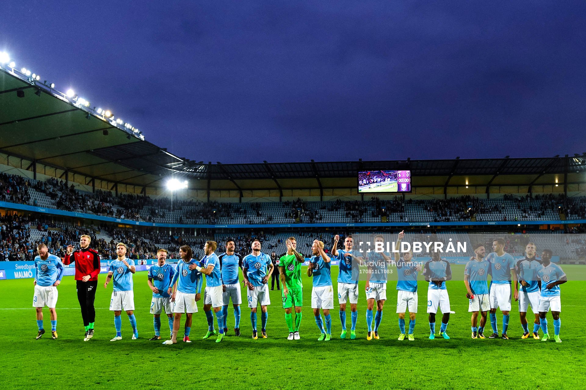 Malmö FFs spelare jublar efter fotbollsmatchen i Allsvenskan mellan Malmö FF och Kalmar den 11 augusti 2017 i Malmö.