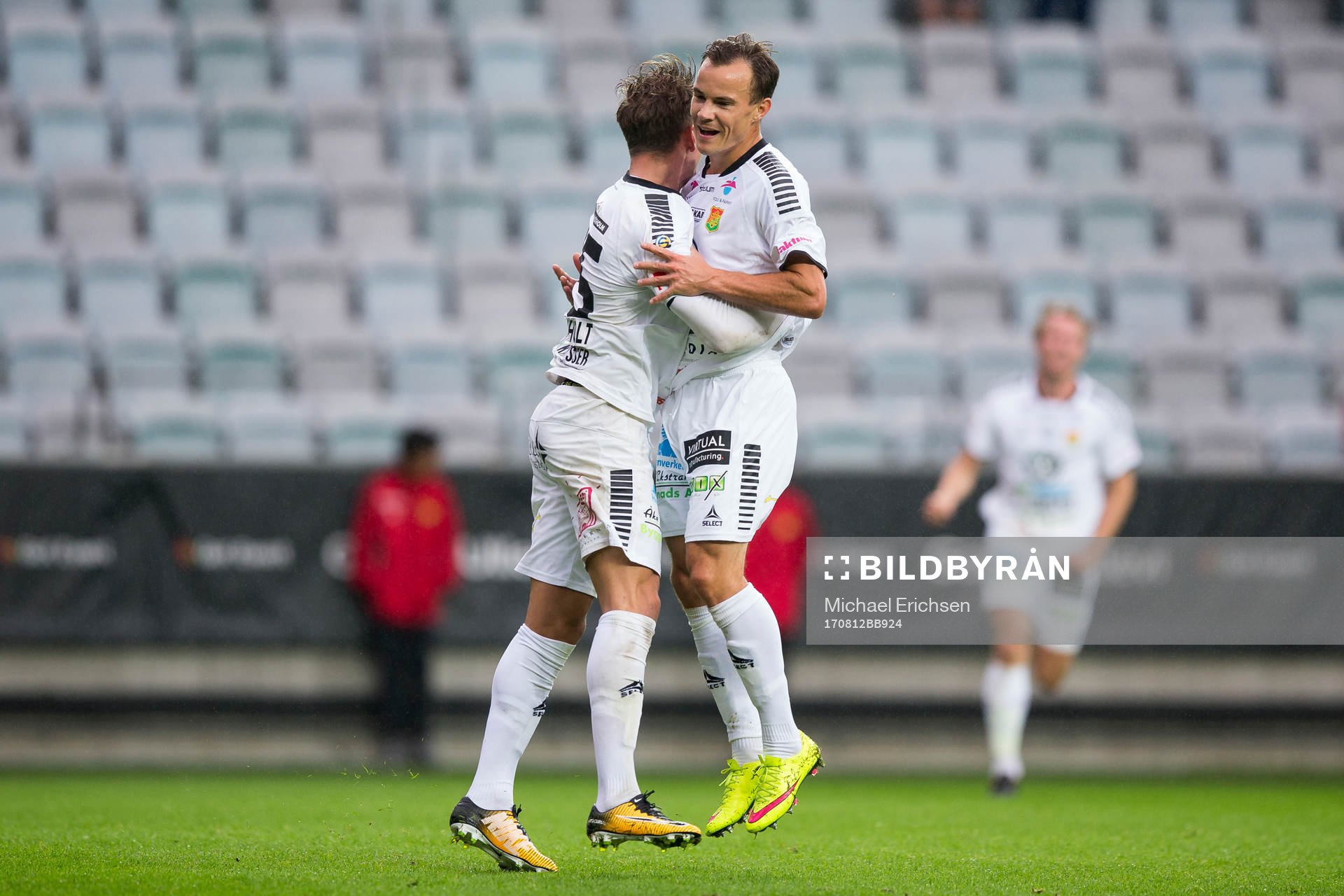 GAIS Simon Silverholt jublar ihop med Anton Wede