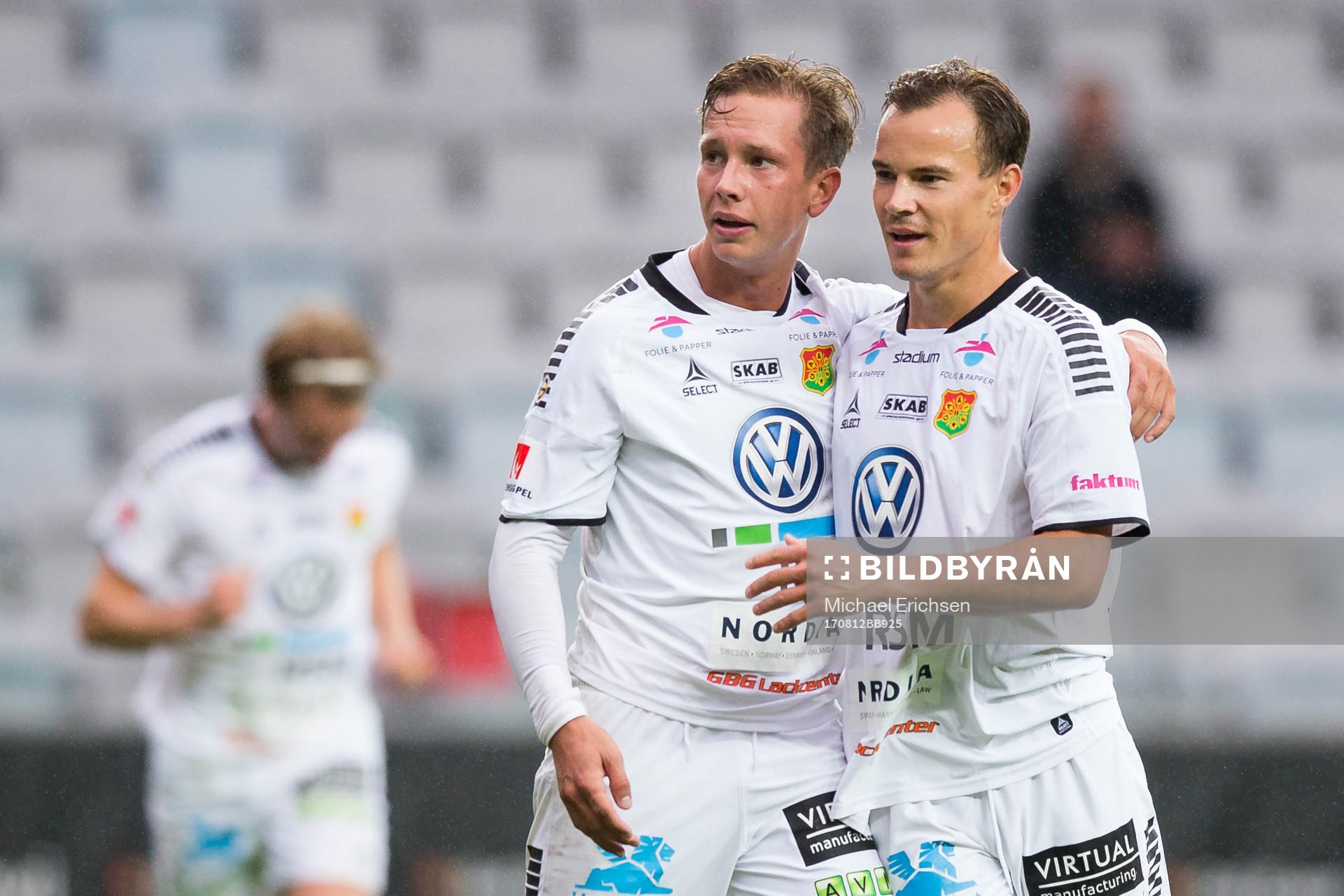 GAIS Simon Silverholt jublar ihop med Anton Wede
